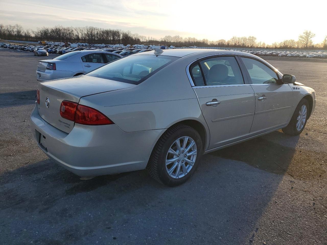 2009 Buick Lucerne Cxl Золотой vin: 1G4HD57129U131192
