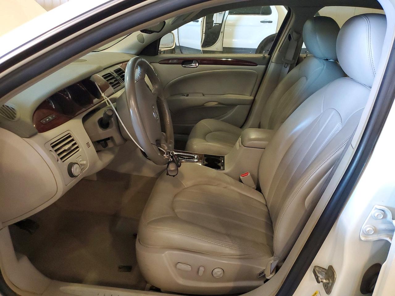 2009 Buick Lucerne Cxl White vin: 1G4HD57179U117644