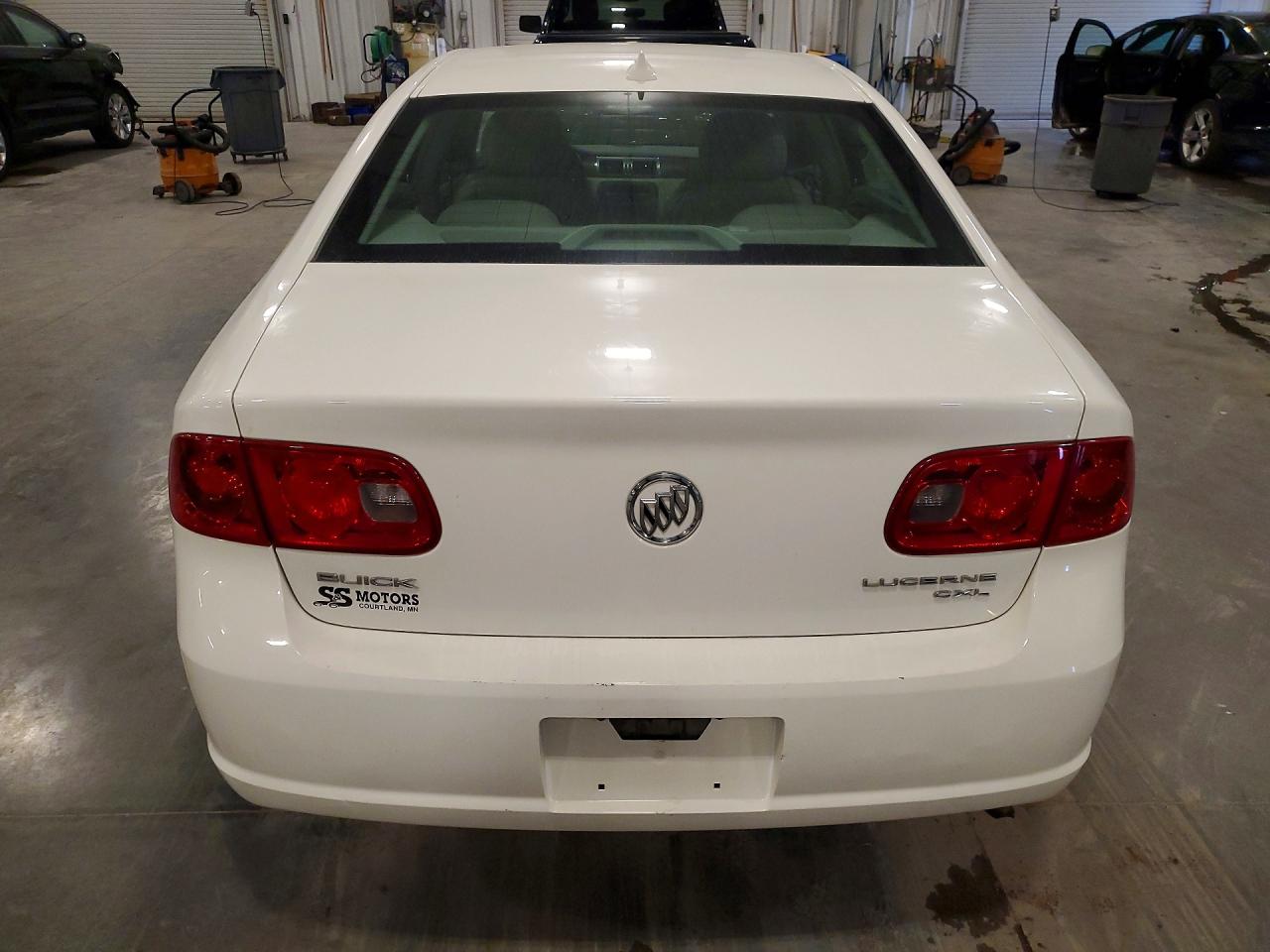 2009 Buick Lucerne Cxl White vin: 1G4HD57179U117644