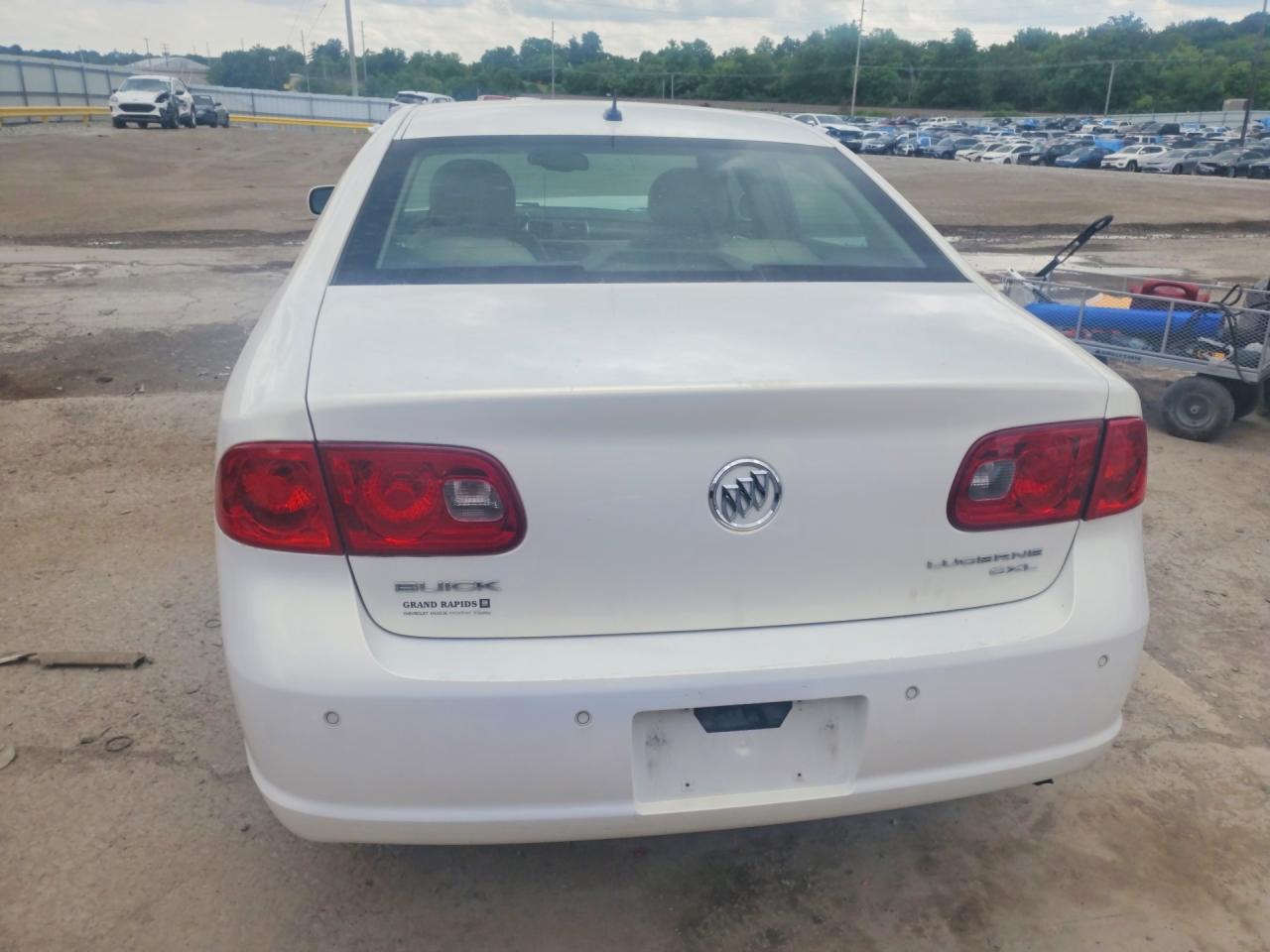 2007 Buick Lucerne Cxl White vin: 1G4HD57207U104966