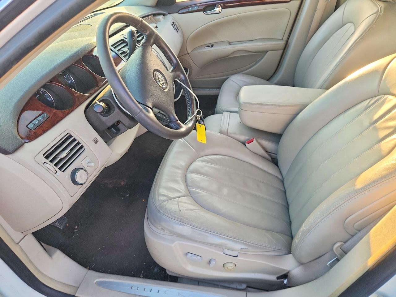 2007 Buick Lucerne Cxl White vin: 1G4HD57207U237095