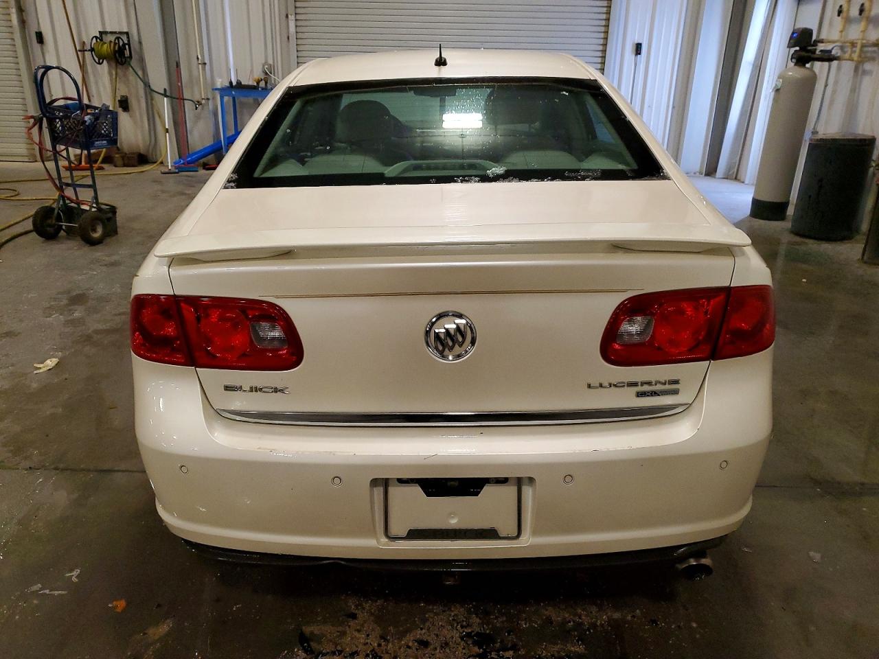 2008 Buick Lucerne Cxl White vin: 1G4HD57208U197988