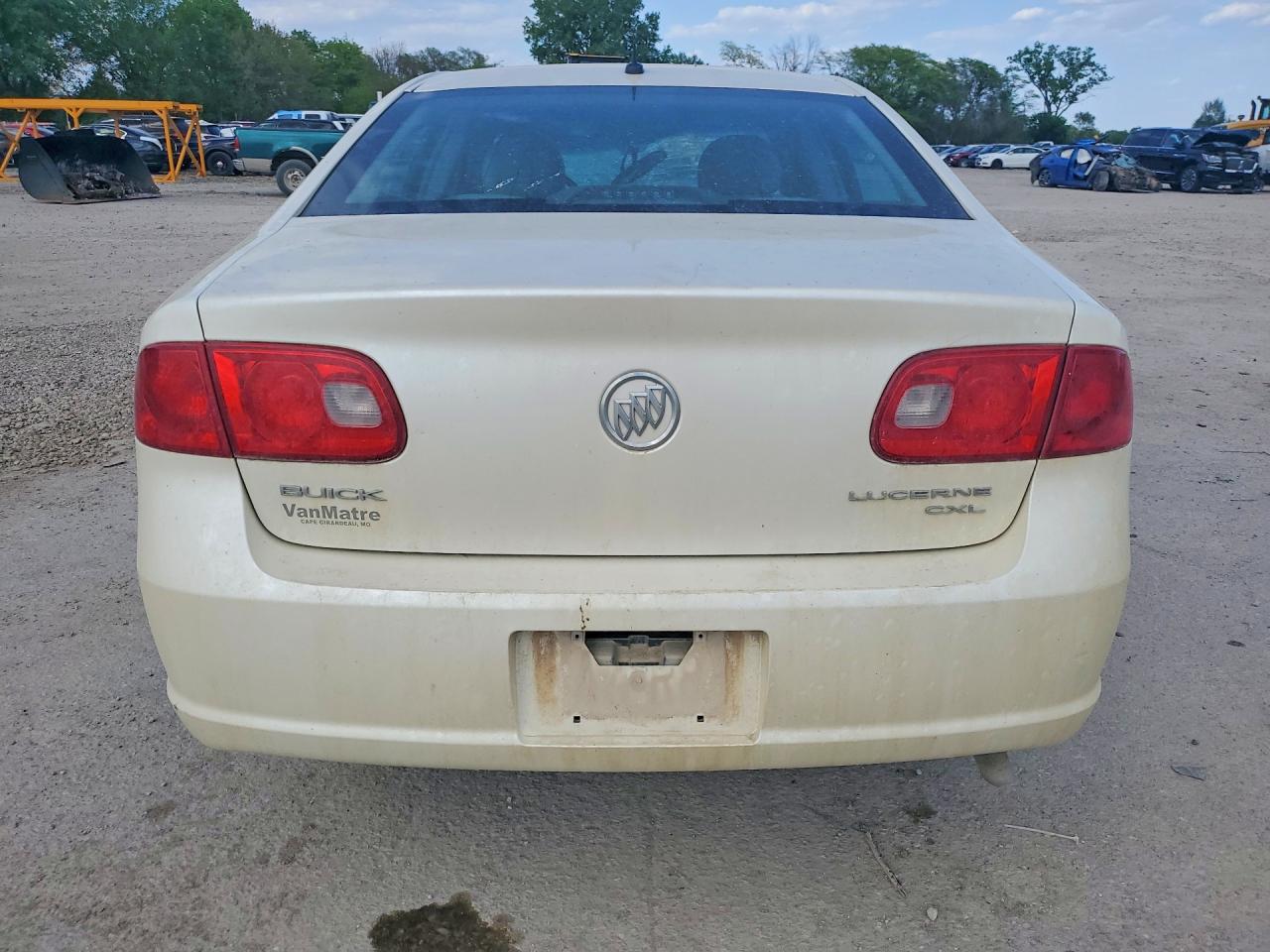 2008 Buick Lucerne Cxl White vin: 1G4HD57218U126749