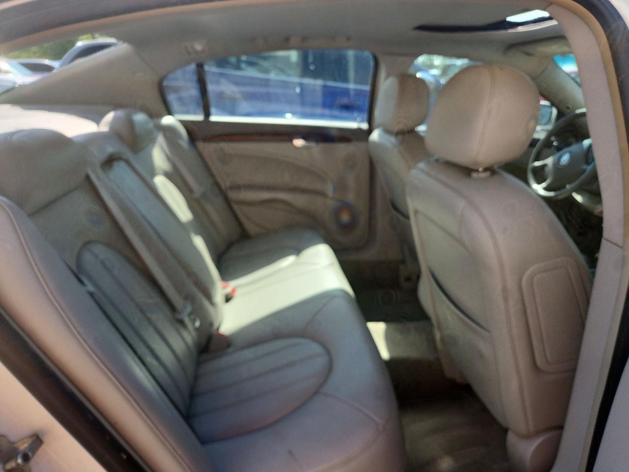 2008 Buick Lucerne Cxl White vin: 1G4HD57218U127867