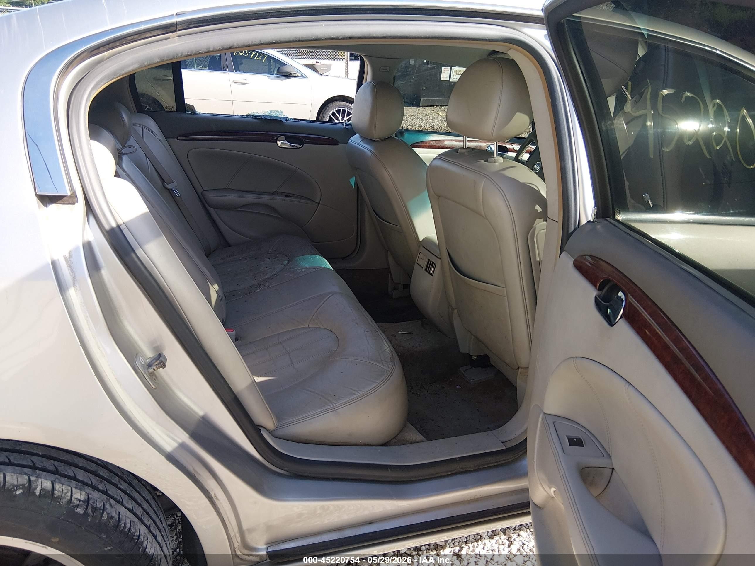 2007 Buick Lucerne Cxl Silver vin: 1G4HD57227U183928