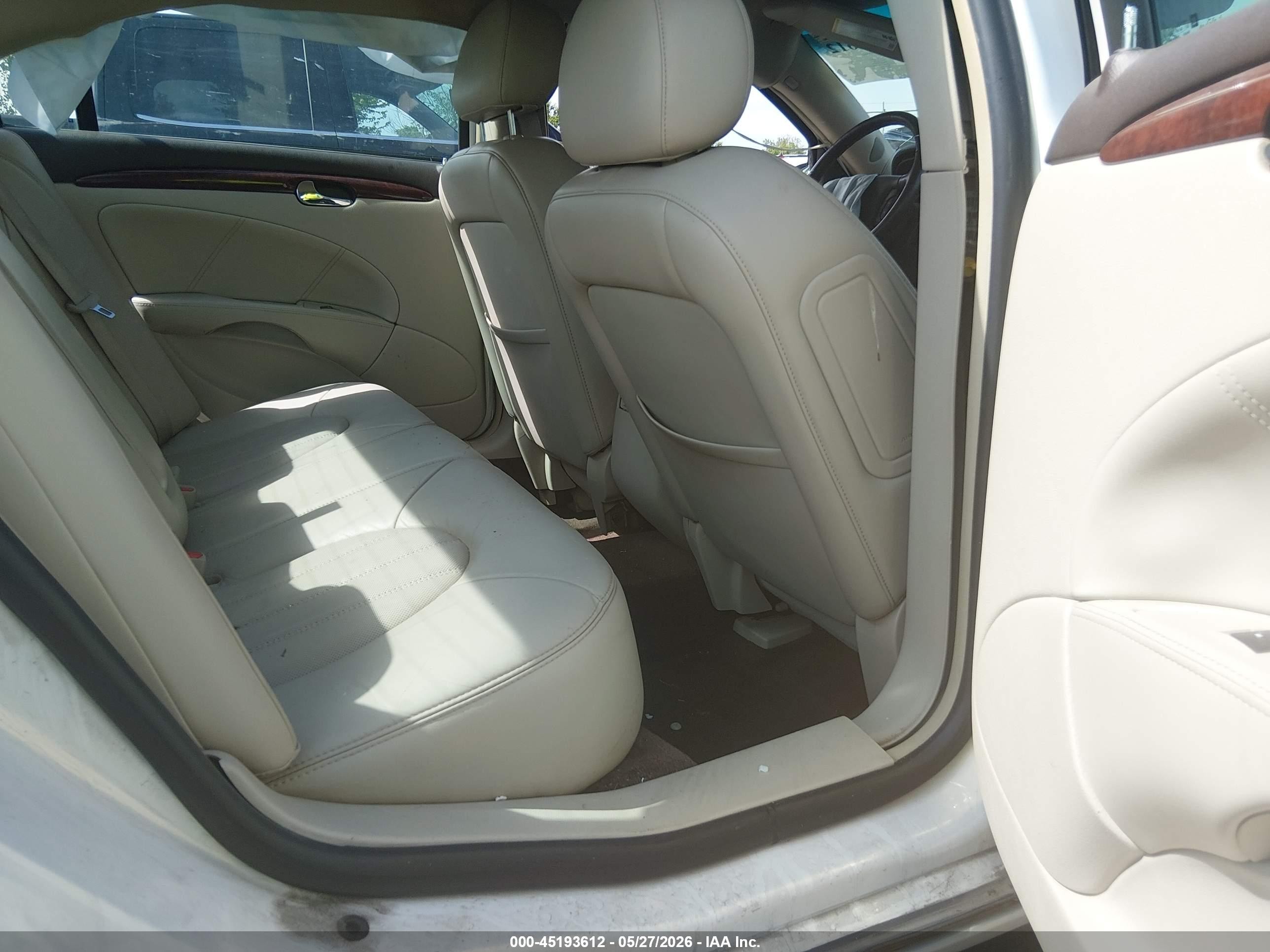 2007 Buick Lucerne Cxl Белый vin: 1G4HD57247U179380