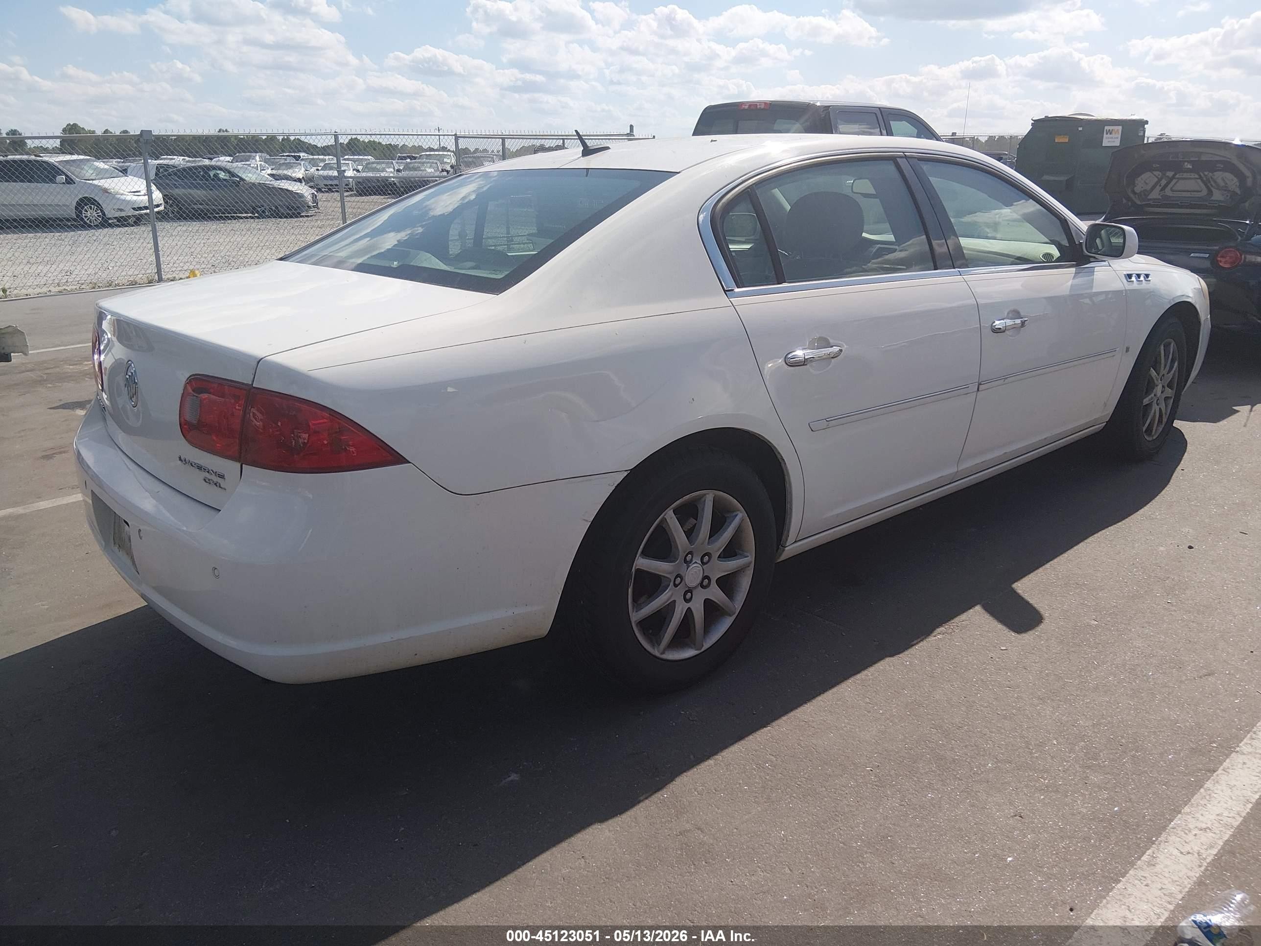 2008 Buick Lucerne Cxl White vin: 1G4HD57258U137995