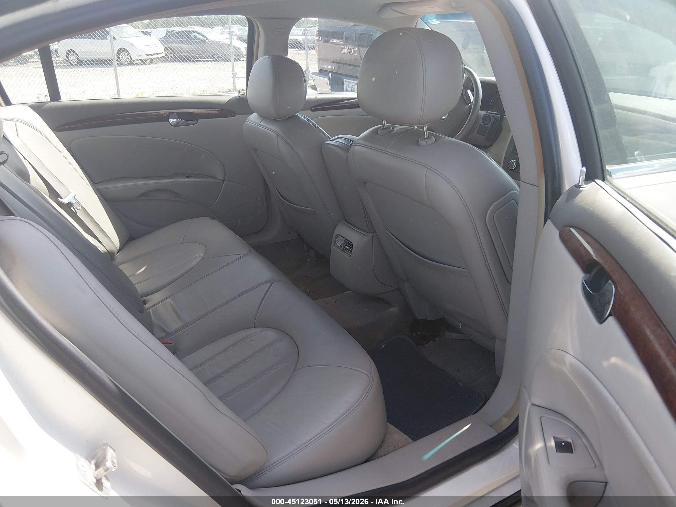 2008 Buick Lucerne Cxl White vin: 1G4HD57258U137995
