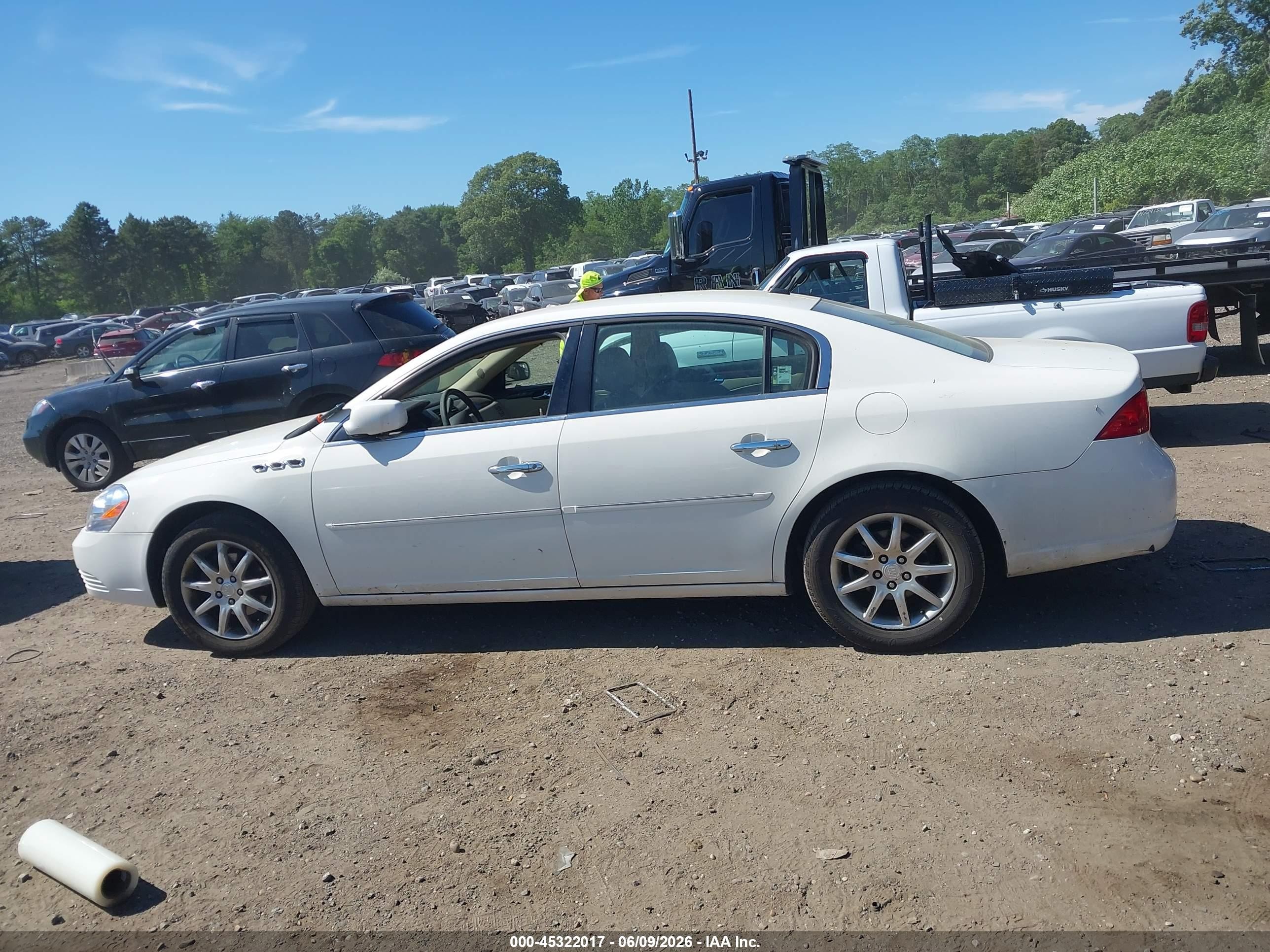 2008 Buick Lucerne Cxl White vin: 1G4HD57288U121368