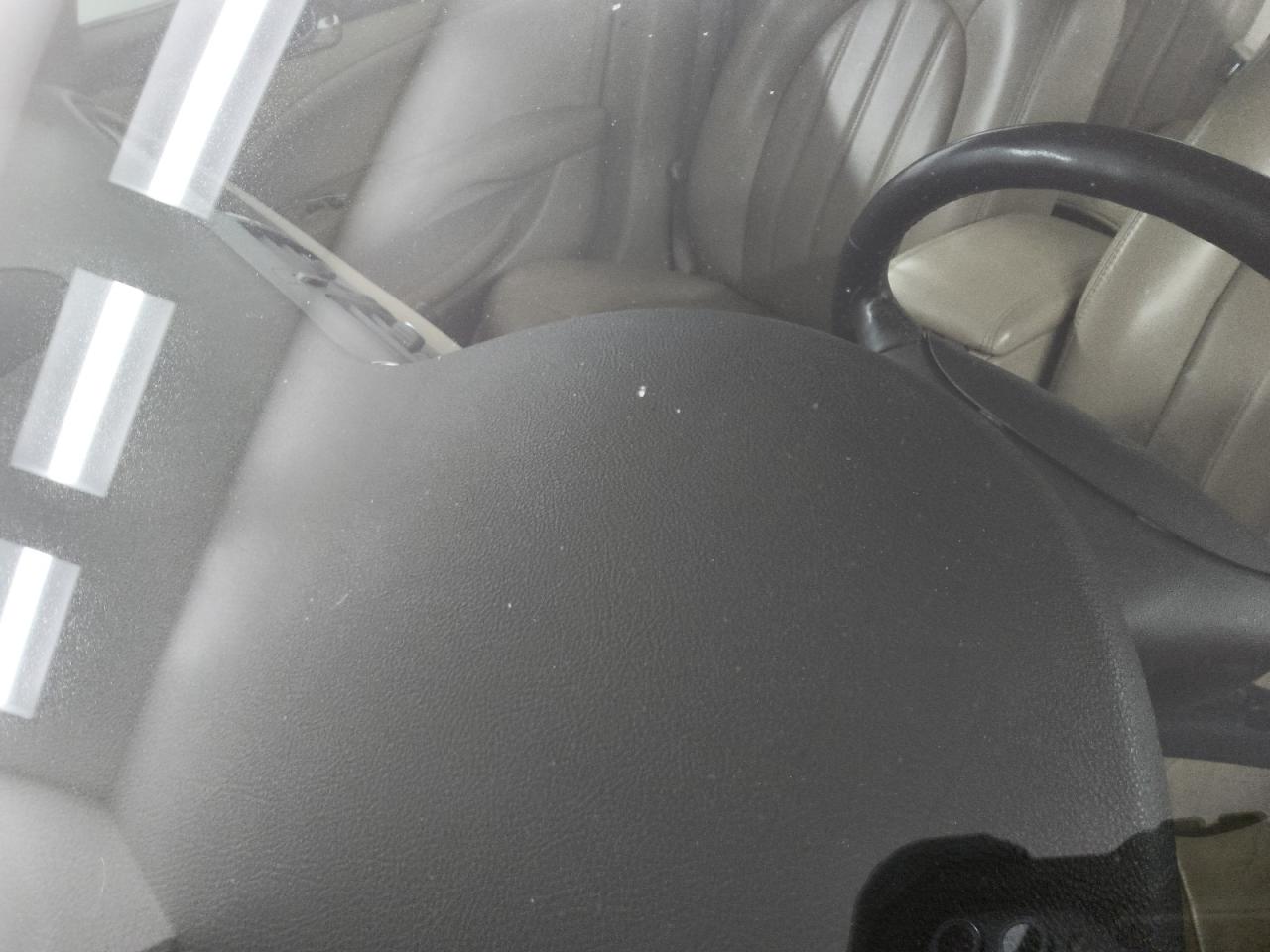 2008 Buick Lucerne Cxl Burgundy vin: 1G4HD57298U172815 Damage: Windshield, Chipped, 3 To 4 Inches