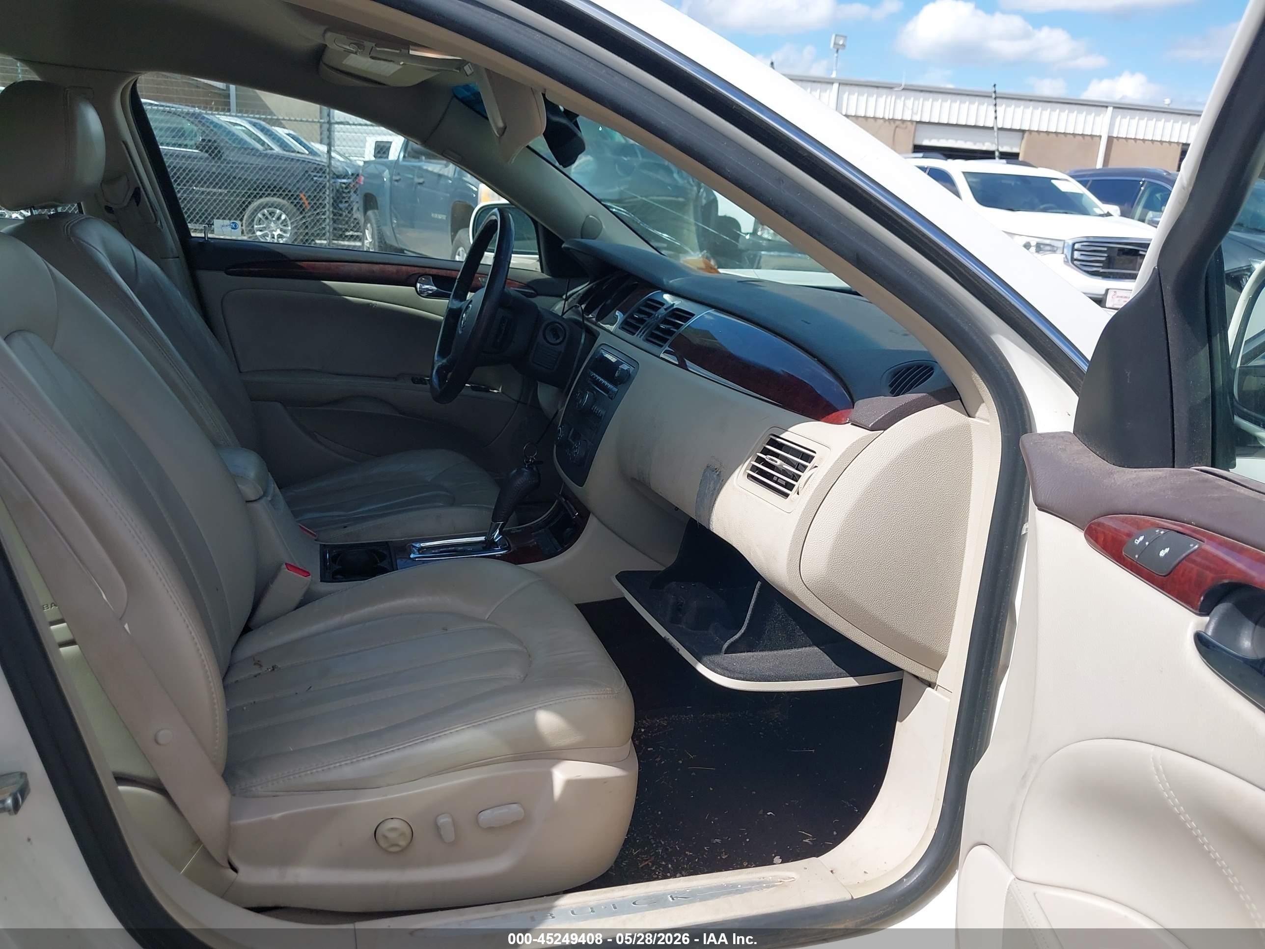 2007 Buick Lucerne Cxl White vin: 1G4HD572X7U237217