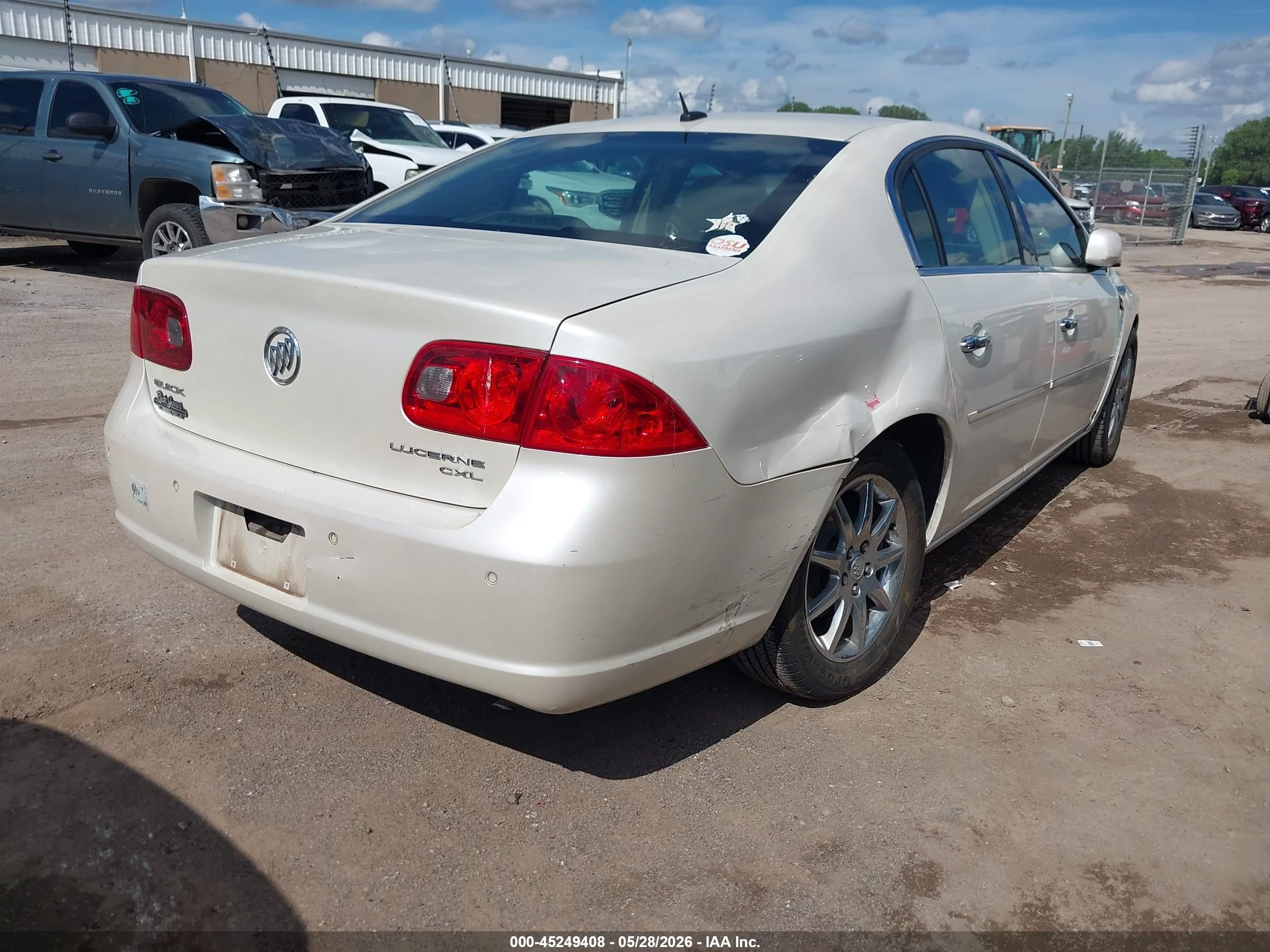 2007 Buick Lucerne Cxl White vin: 1G4HD572X7U237217