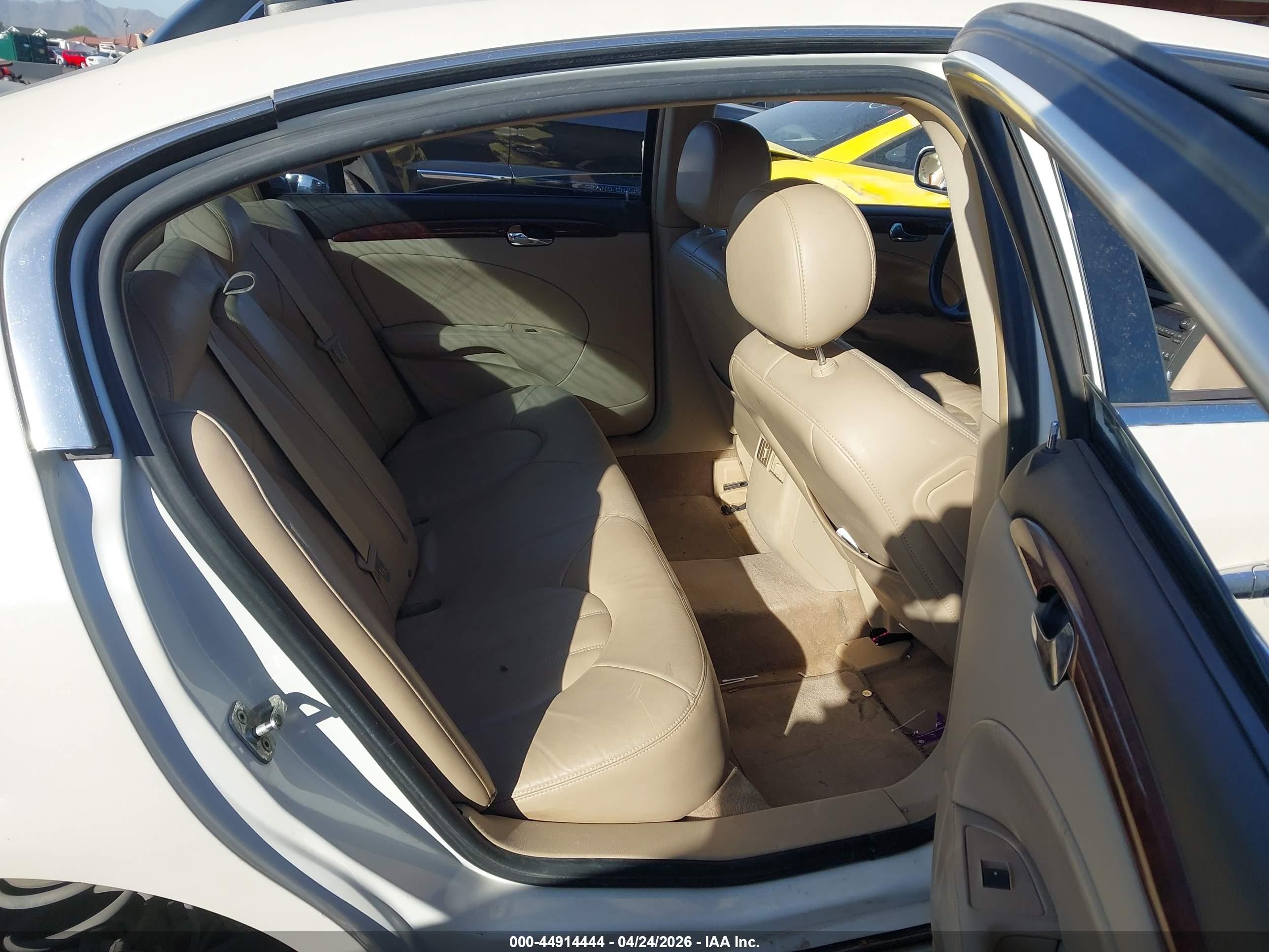 2008 Buick Lucerne Cxl Cream vin: 1G4HD572X8U114342