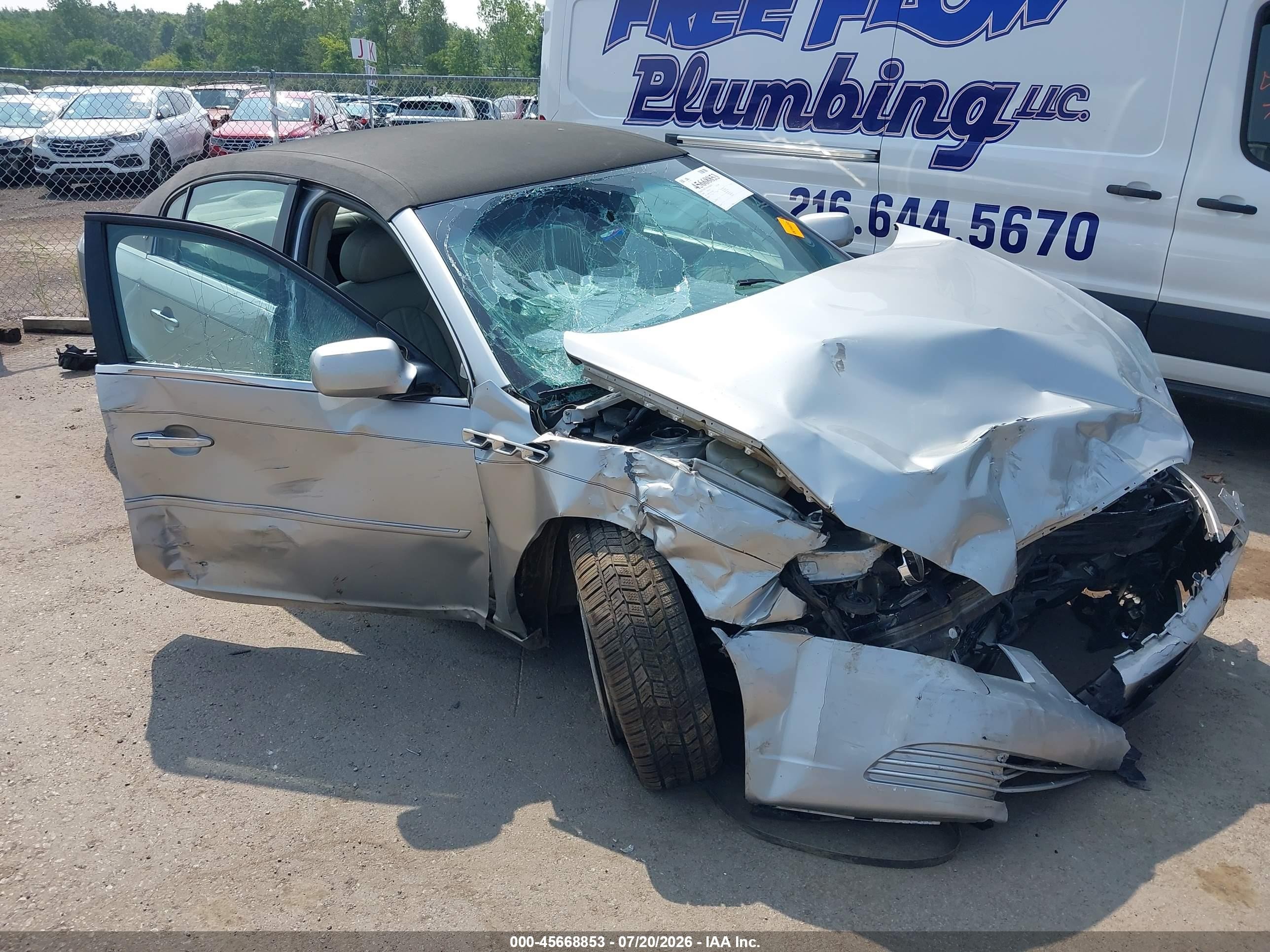 2008 Buick Lucerne Cxl Silver vin: 1G4HD572X8U150385