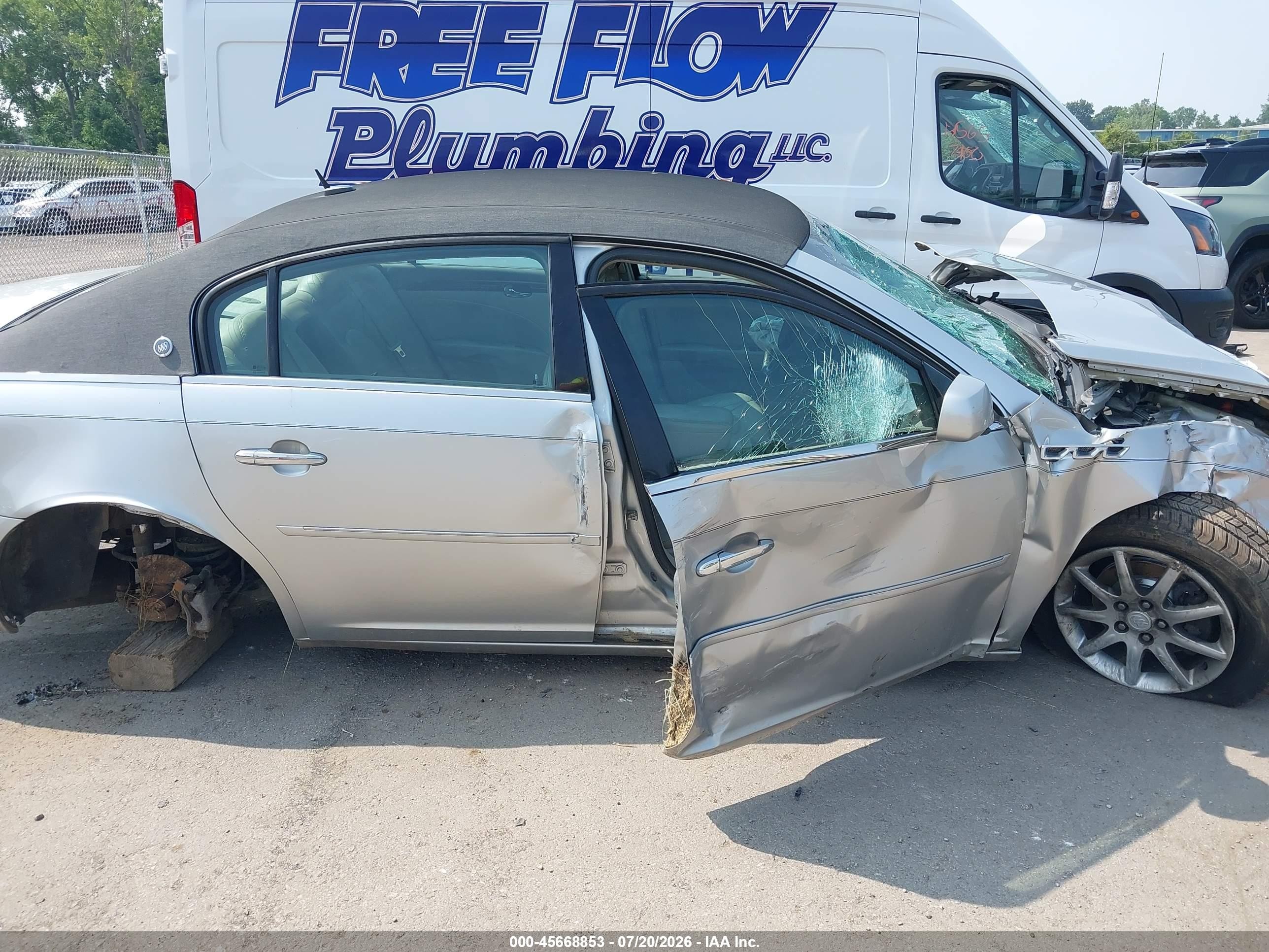 2008 Buick Lucerne Cxl Silver vin: 1G4HD572X8U150385