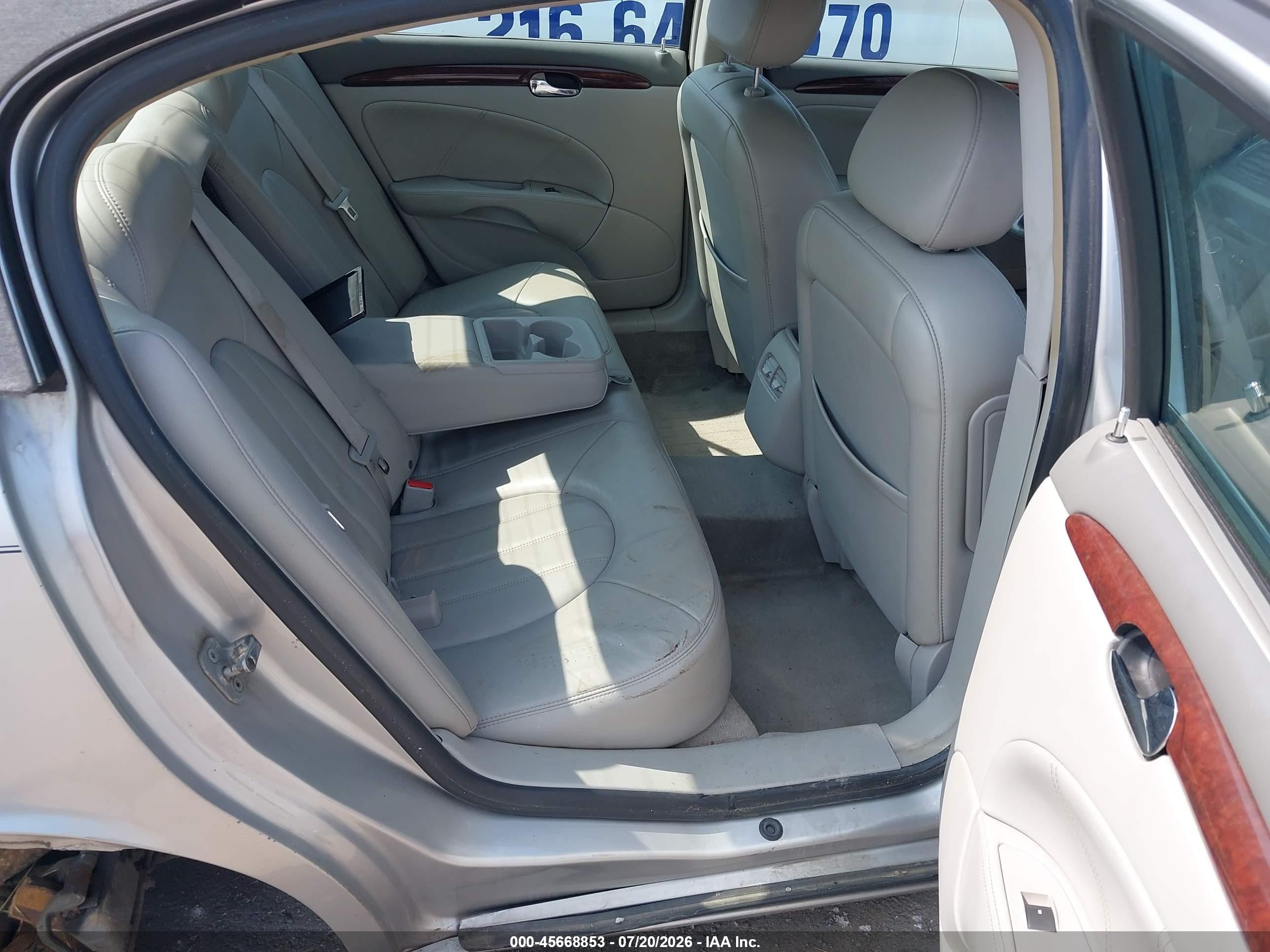 2008 Buick Lucerne Cxl Silver vin: 1G4HD572X8U150385