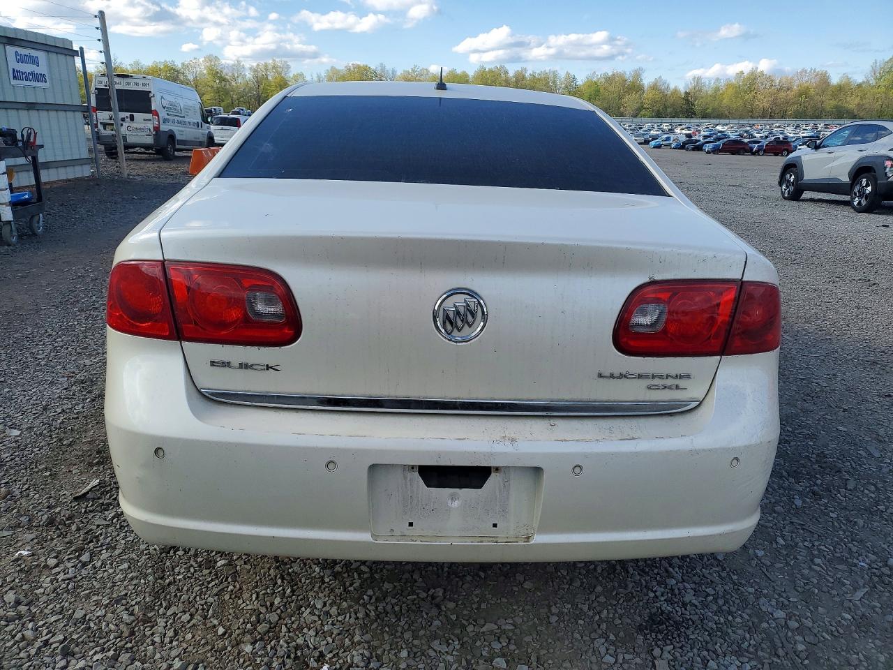 2008 Buick Lucerne Cx Белый vin: 1G4HD572X8U210892