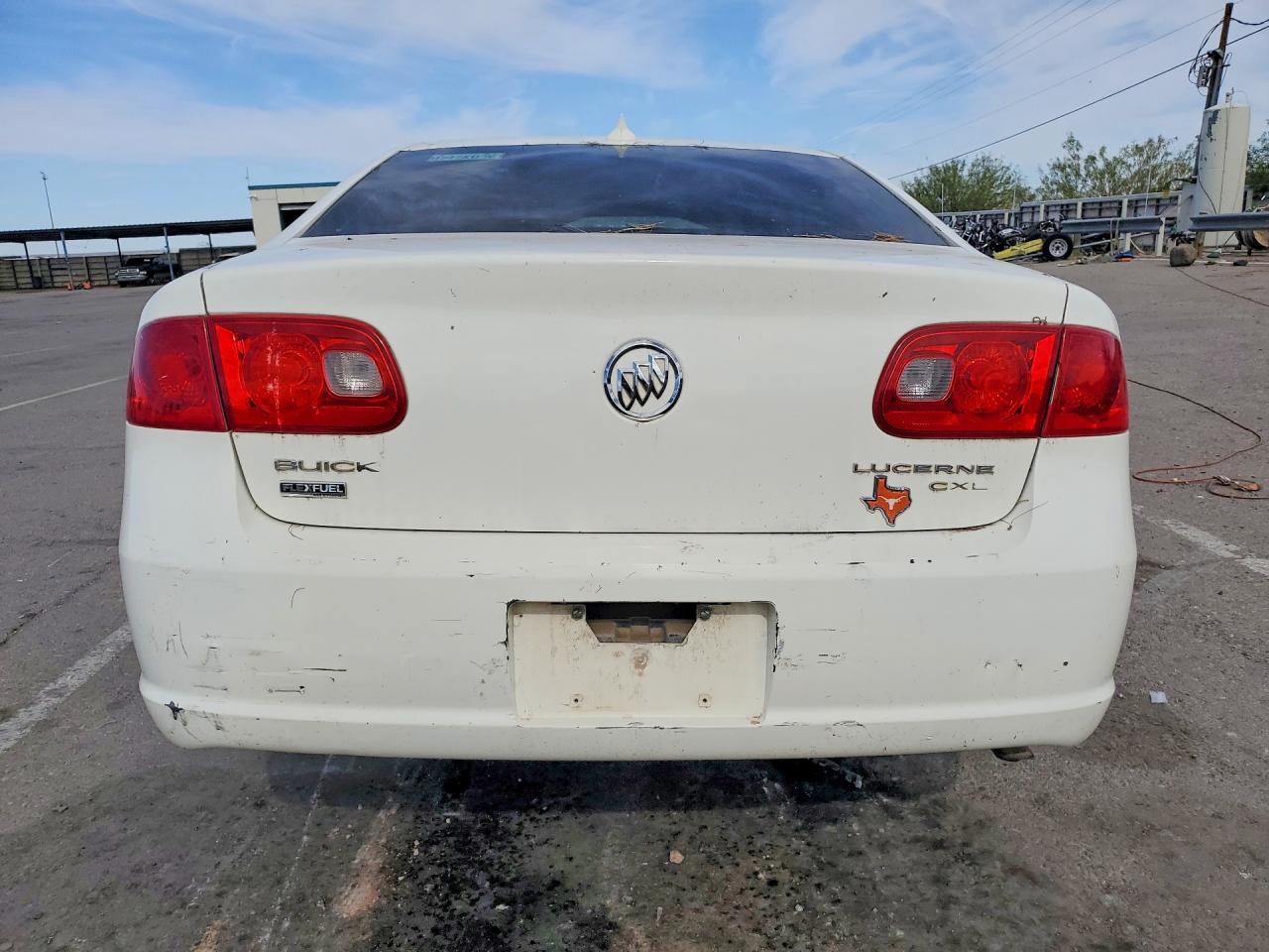 2009 Buick Lucerne Cxl White vin: 1G4HD57M39U101645