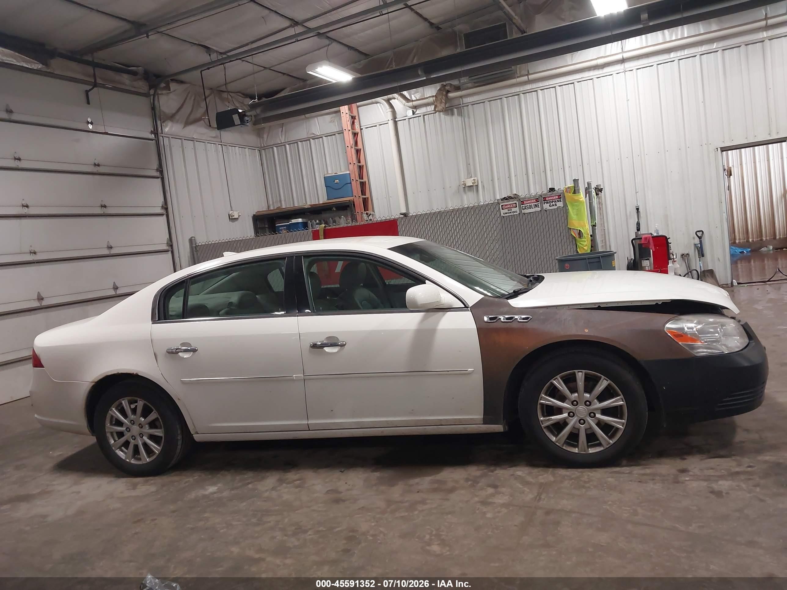 2009 Buick Lucerne Cxl White vin: 1G4HD57M49U100455
