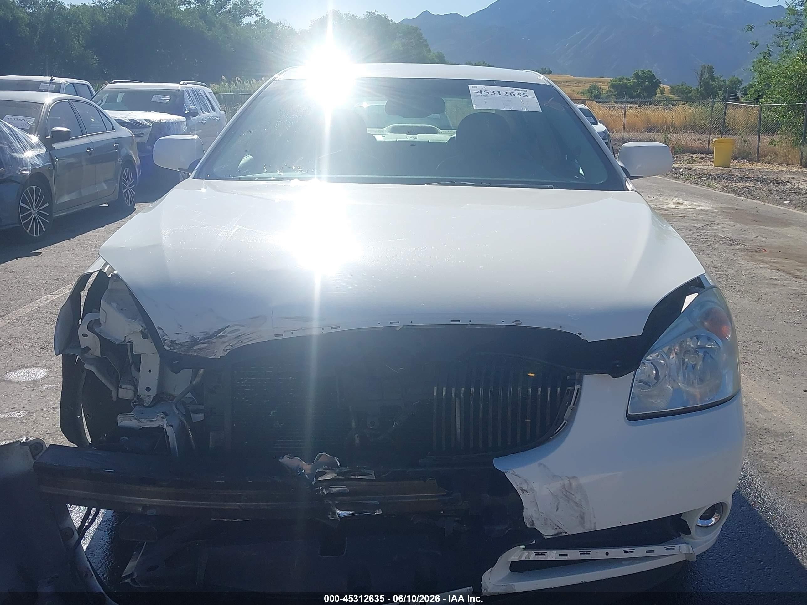 2006 Buick Lucerne Cxs White vin: 1G4HE57Y06U136557
