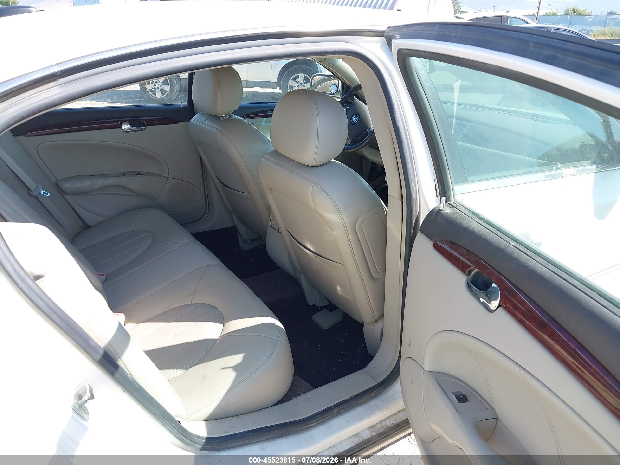 2007 Buick Lucerne Cxs White vin: 1G4HE57Y97U175018