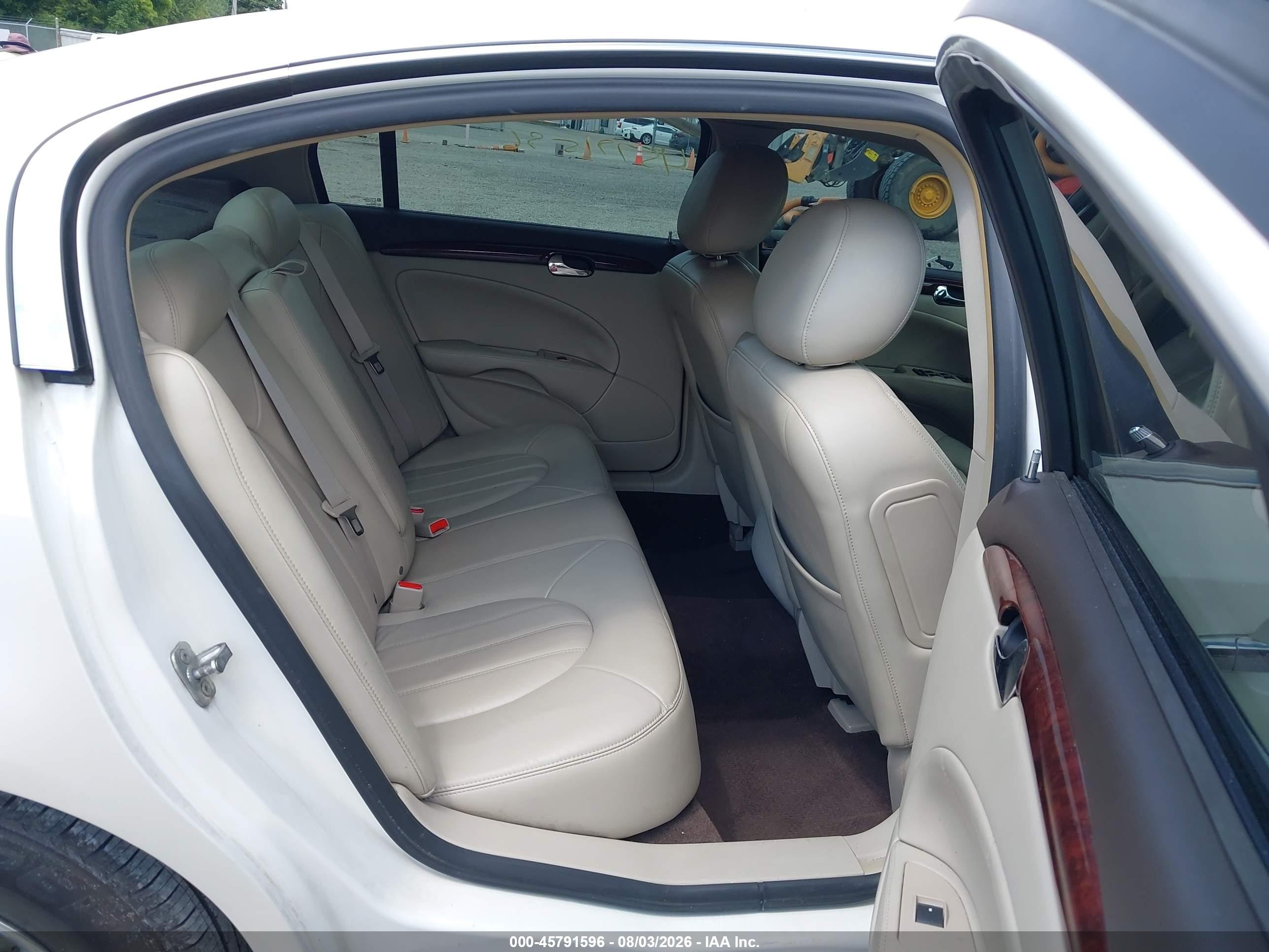2010 Buick Lucerne Cxl-3 White vin: 1G4HE5EM0AU109478