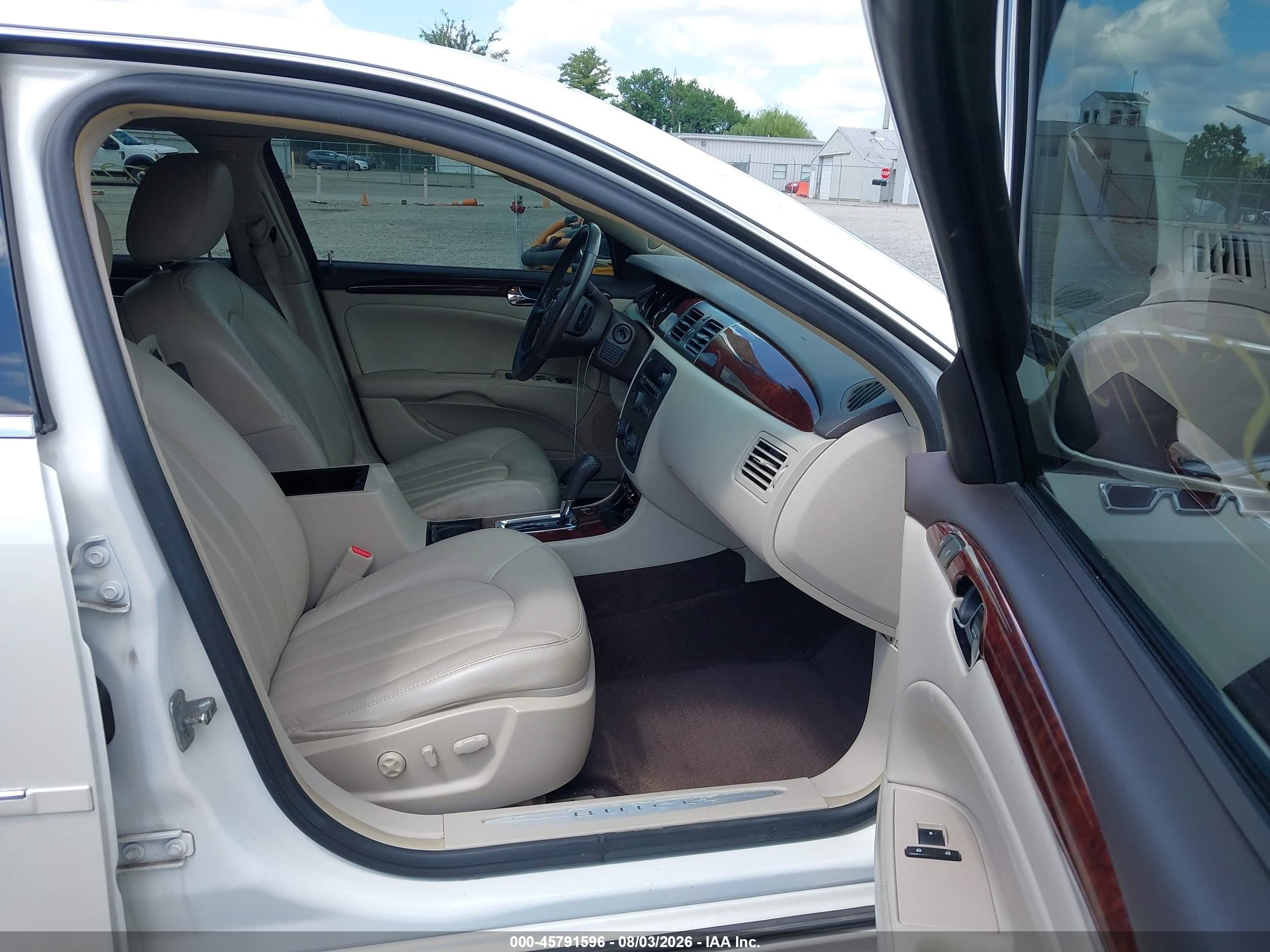 2010 Buick Lucerne Cxl-3 White vin: 1G4HE5EM0AU109478