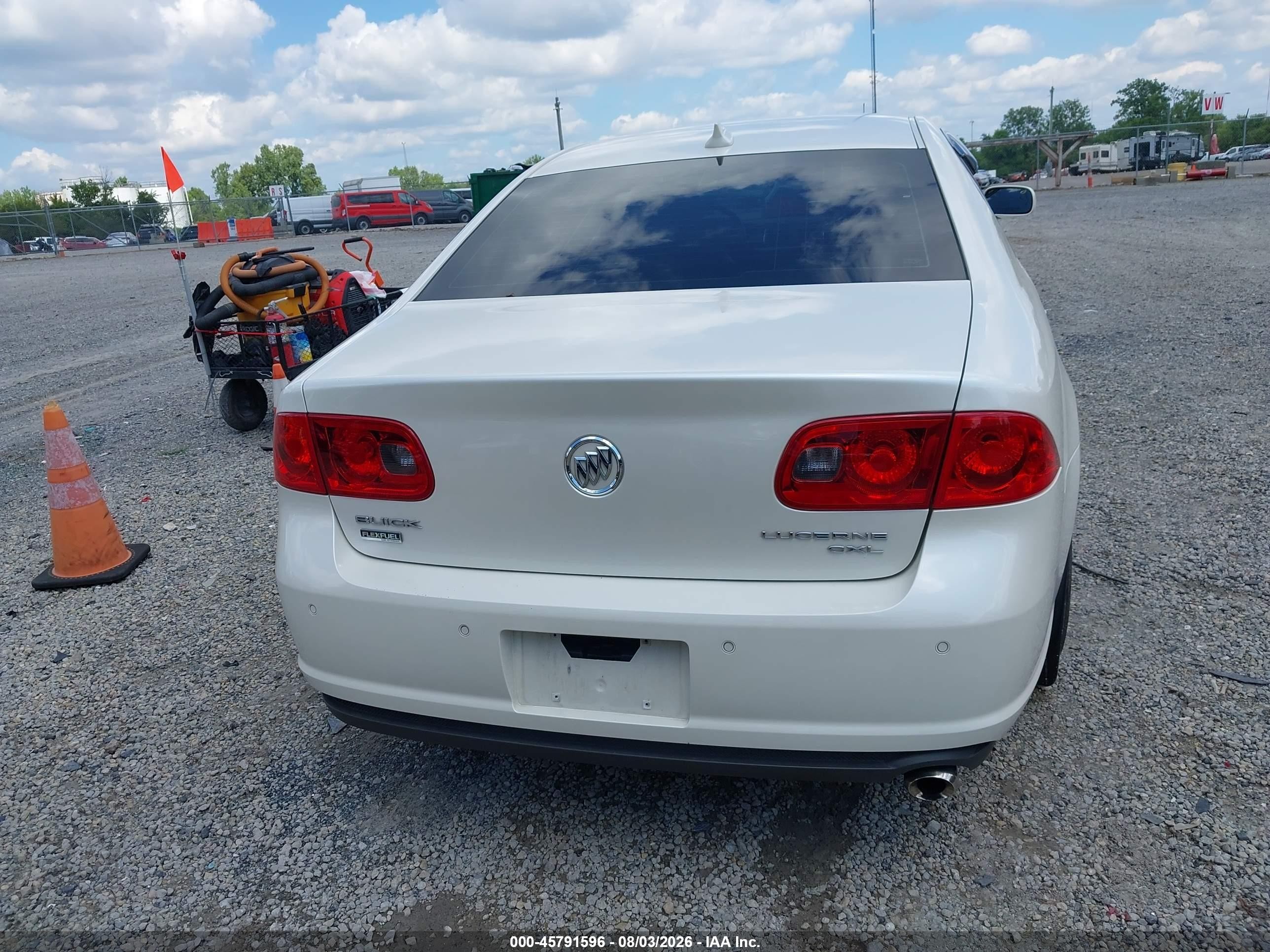 2010 Buick Lucerne Cxl-3 White vin: 1G4HE5EM0AU109478