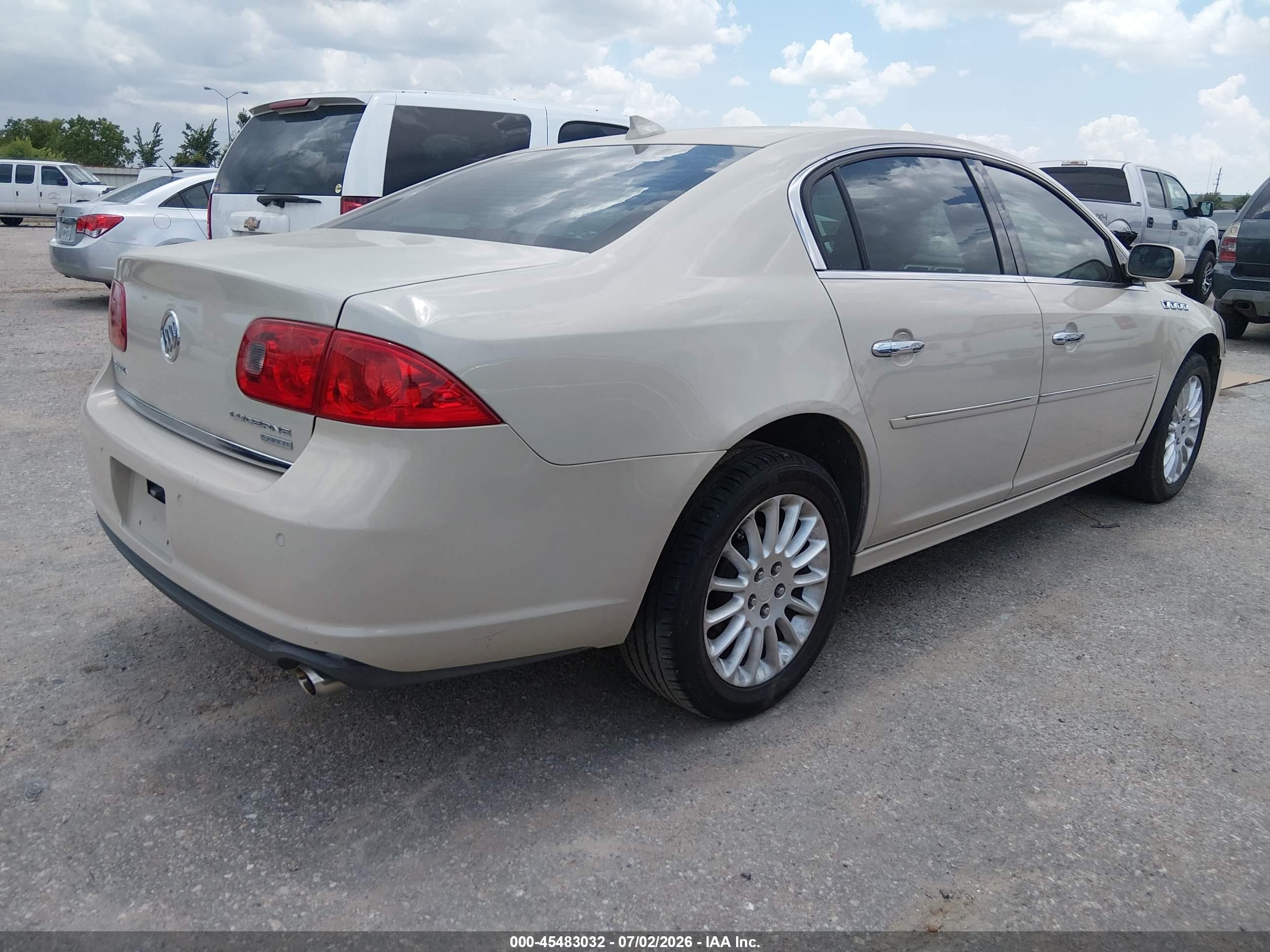 2010 Buick Lucerne Super Beige vin: 1G4HH5E98AU116701