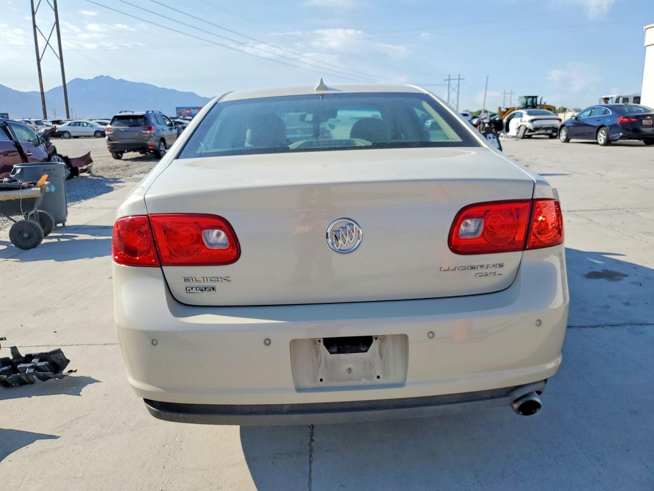 2011 Buick Lucerne Cxl Beige vin: 1G4HJ5EM0BU105248