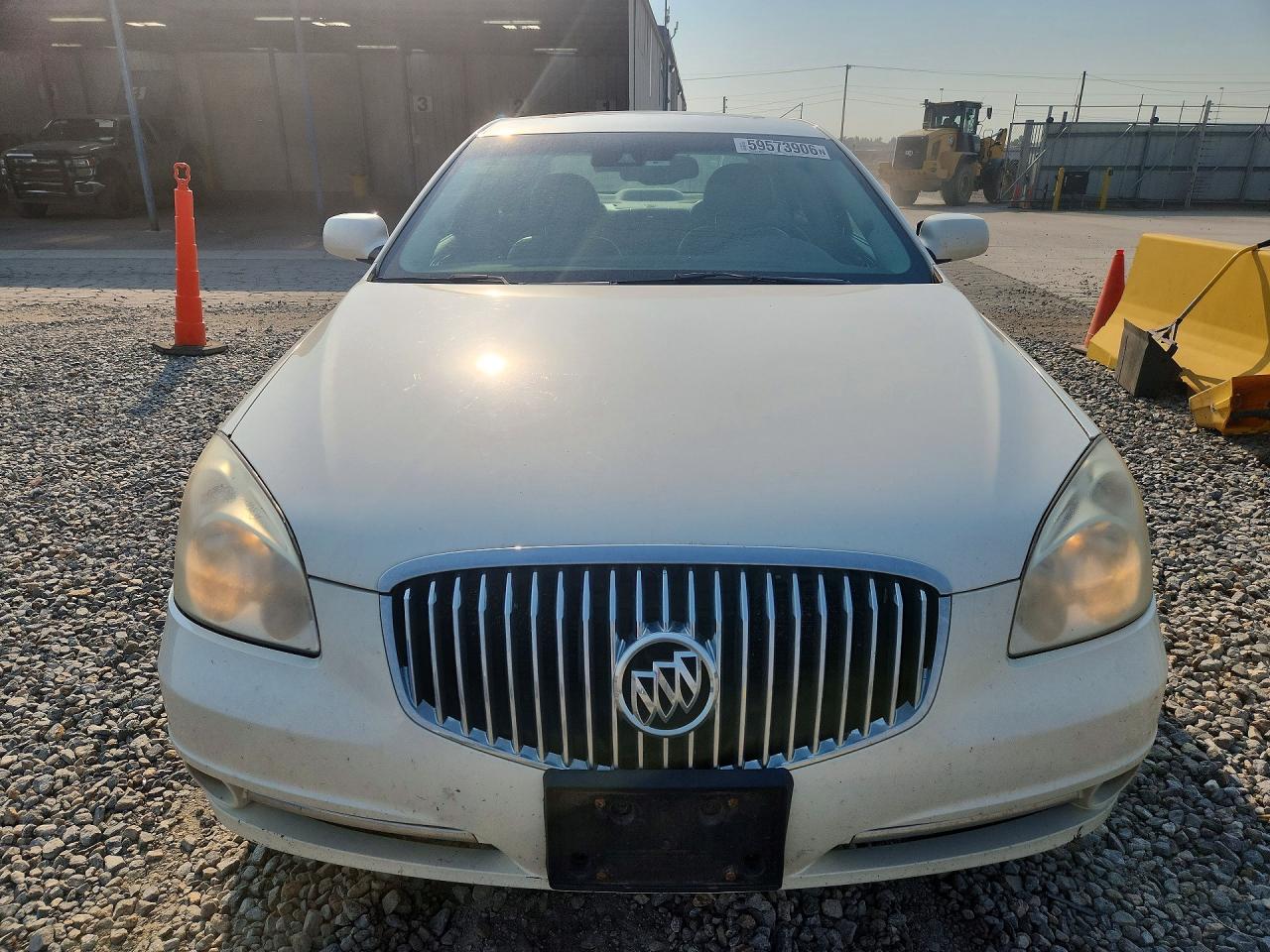 2011 Buick Lucerne Белый vin: 1G4HJ5EM2BU127140