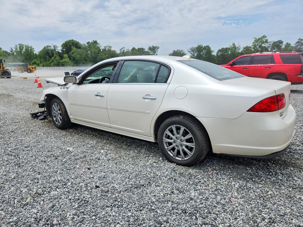 2011 Buick Lacerne Cream vin: 1G4HJ5EM7BU125366