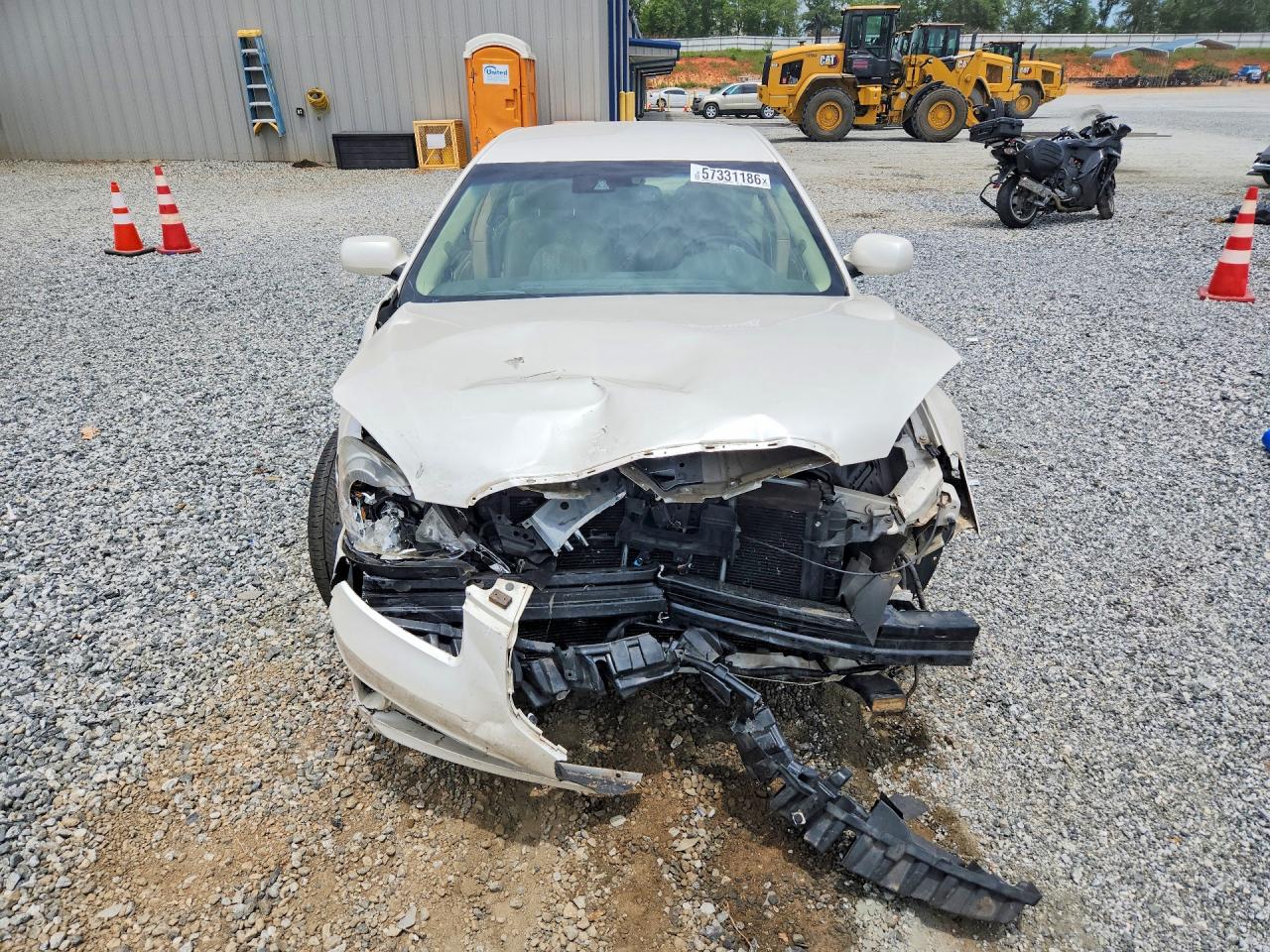 2011 Buick Lacerne Cream vin: 1G4HJ5EM7BU125366