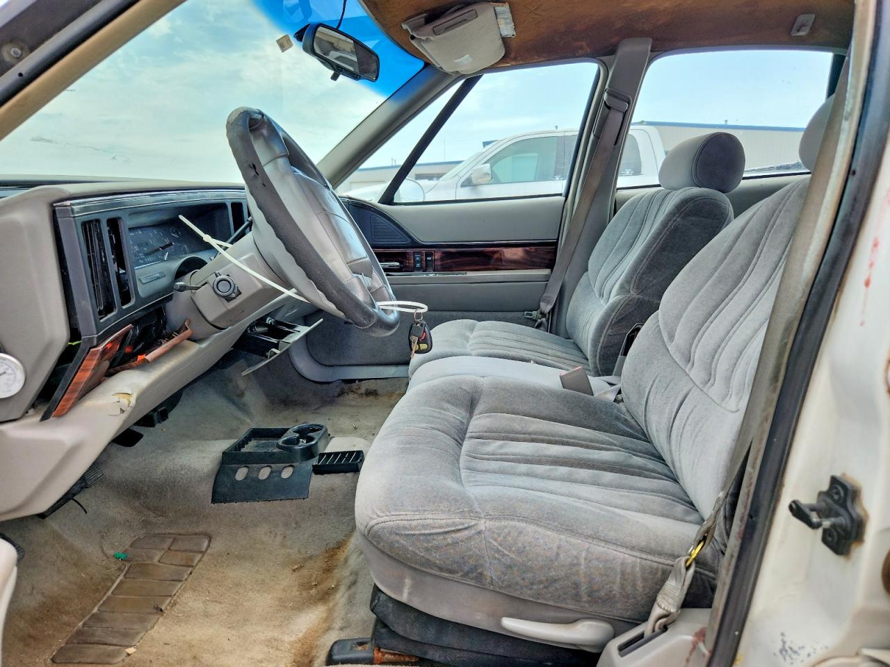1998 Buick Lesabre Custom White vin: 1G4HP52K3WH412834