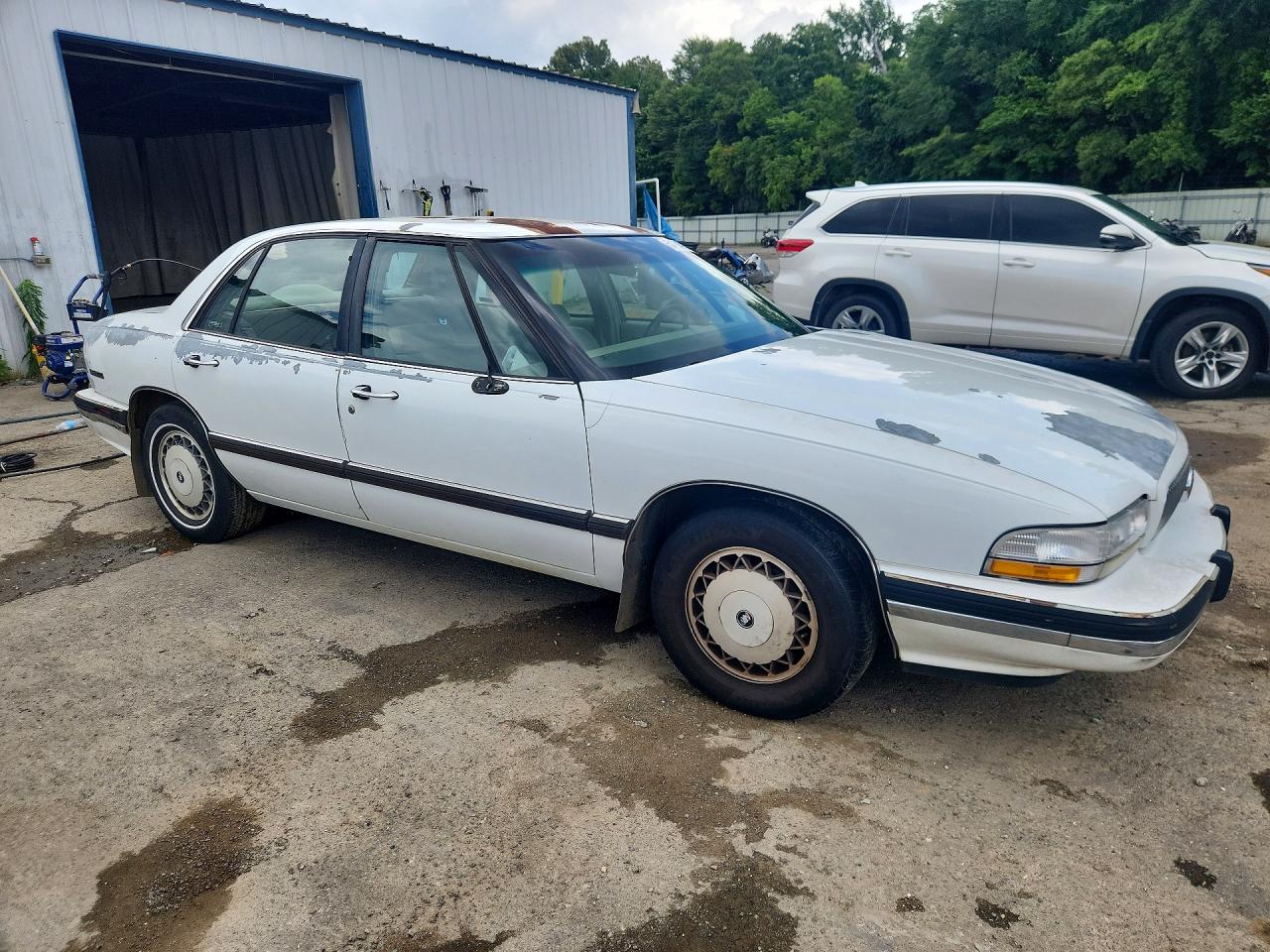 1996 Buick Lesabre Custom White vin: 1G4HP52K5TH403953