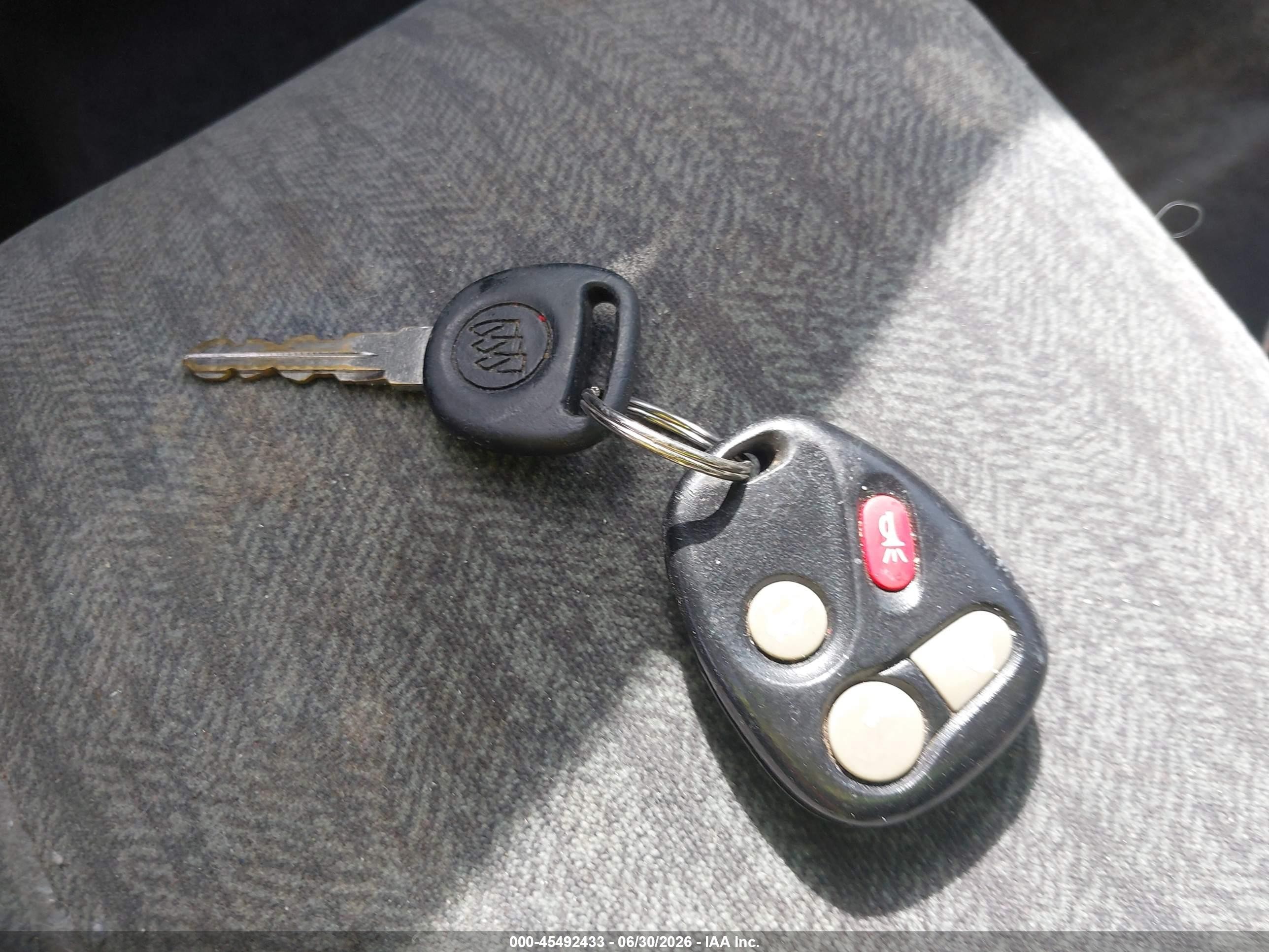 2005 Buick Lesabre Custom Белый vin: 1G4HP52K75U247263
