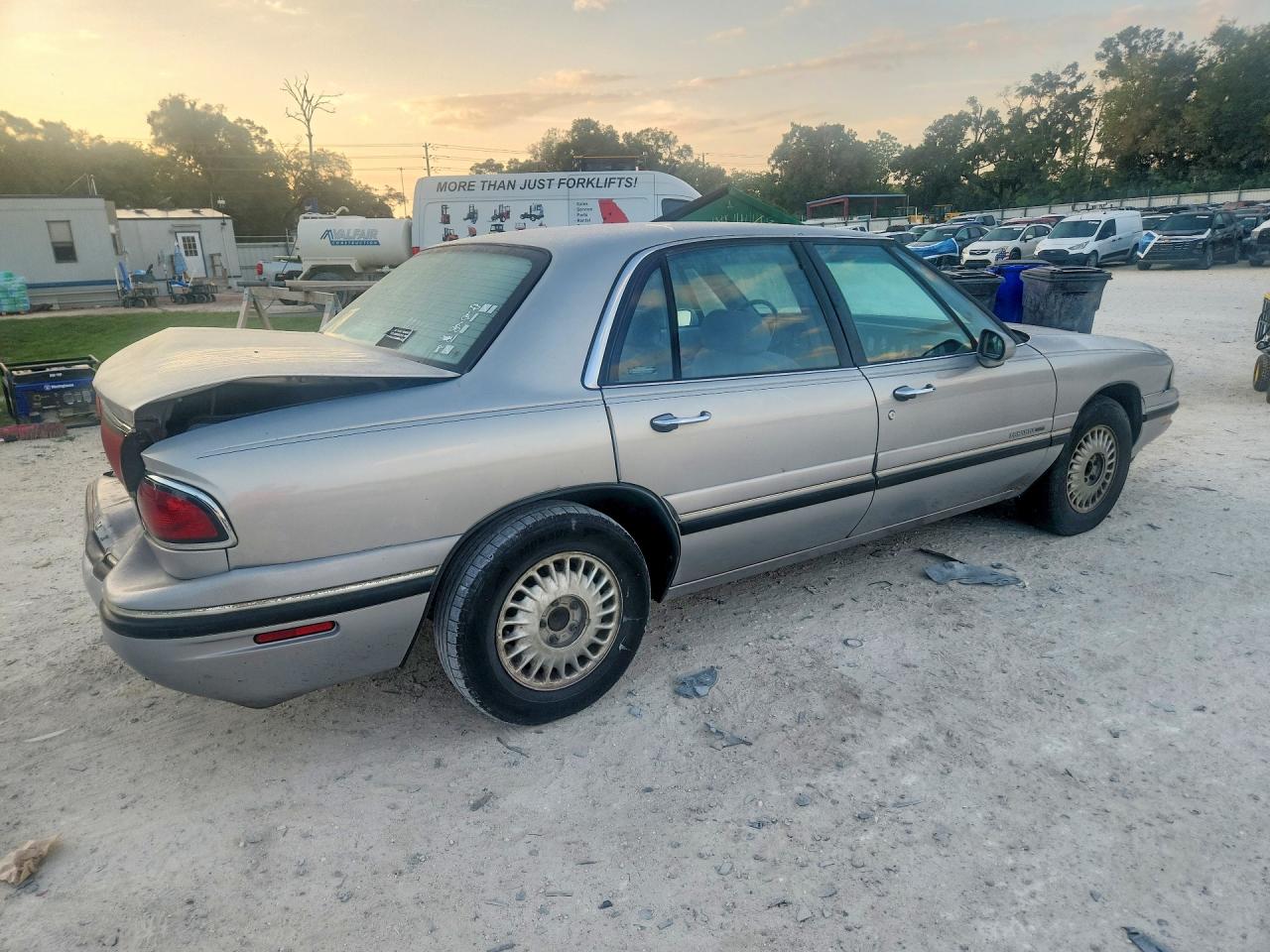 1998 Buick Lesabre Custom Silver vin: 1G4HP52K9WH489076