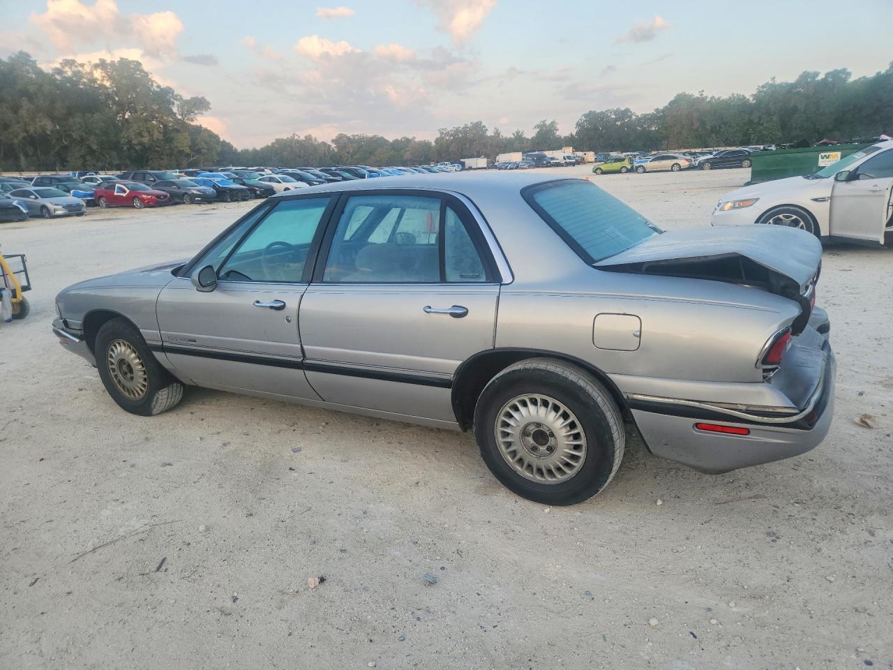 1998 Buick Lesabre Custom Silver vin: 1G4HP52K9WH489076