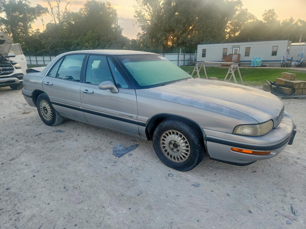 1998 Buick Lesabre Custom Silver vin: 1G4HP52K9WH489076
