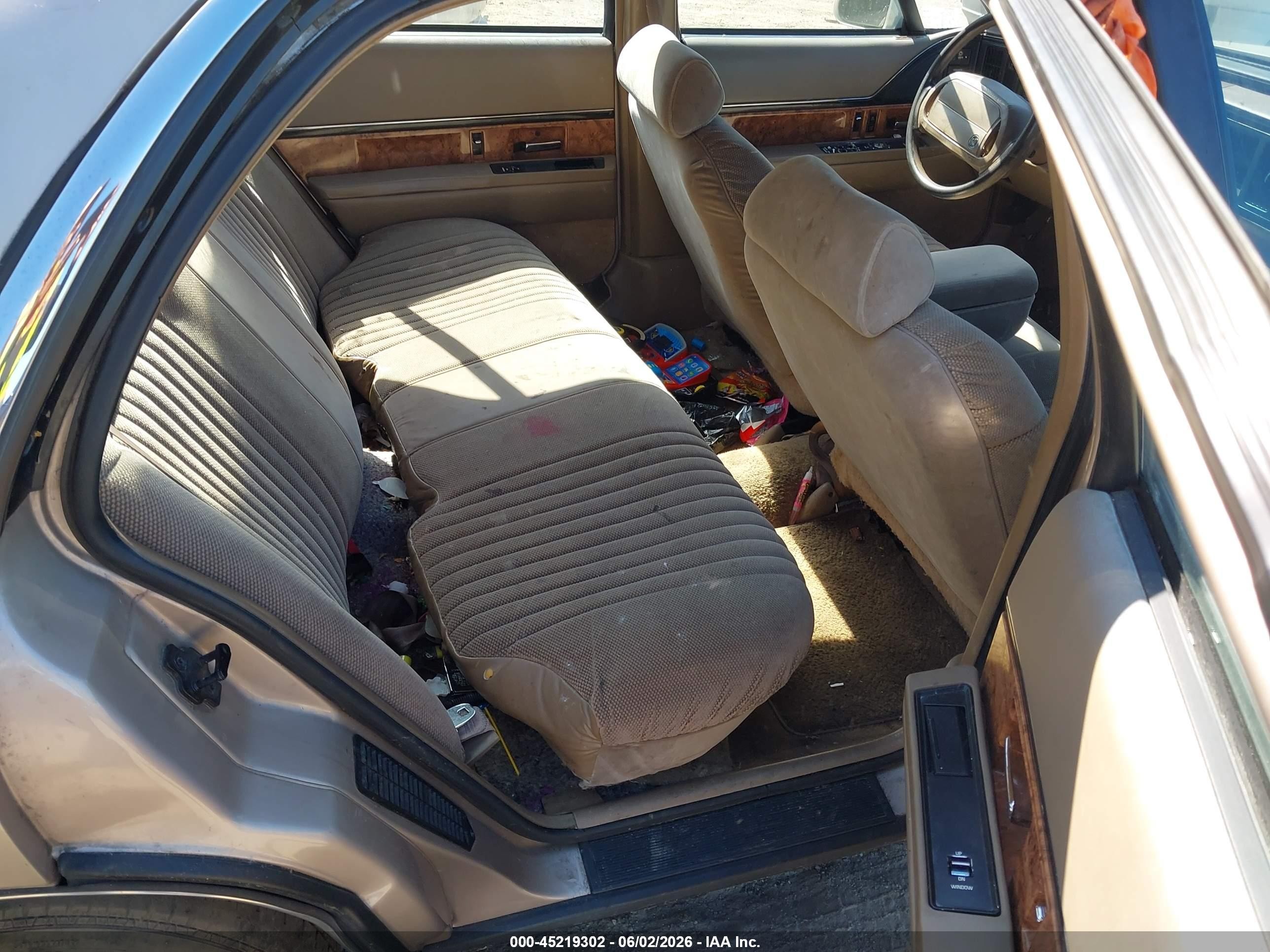 1993 Buick Lesabre Custom/90th Anniversary Gold vin: 1G4HP53LXPH496983