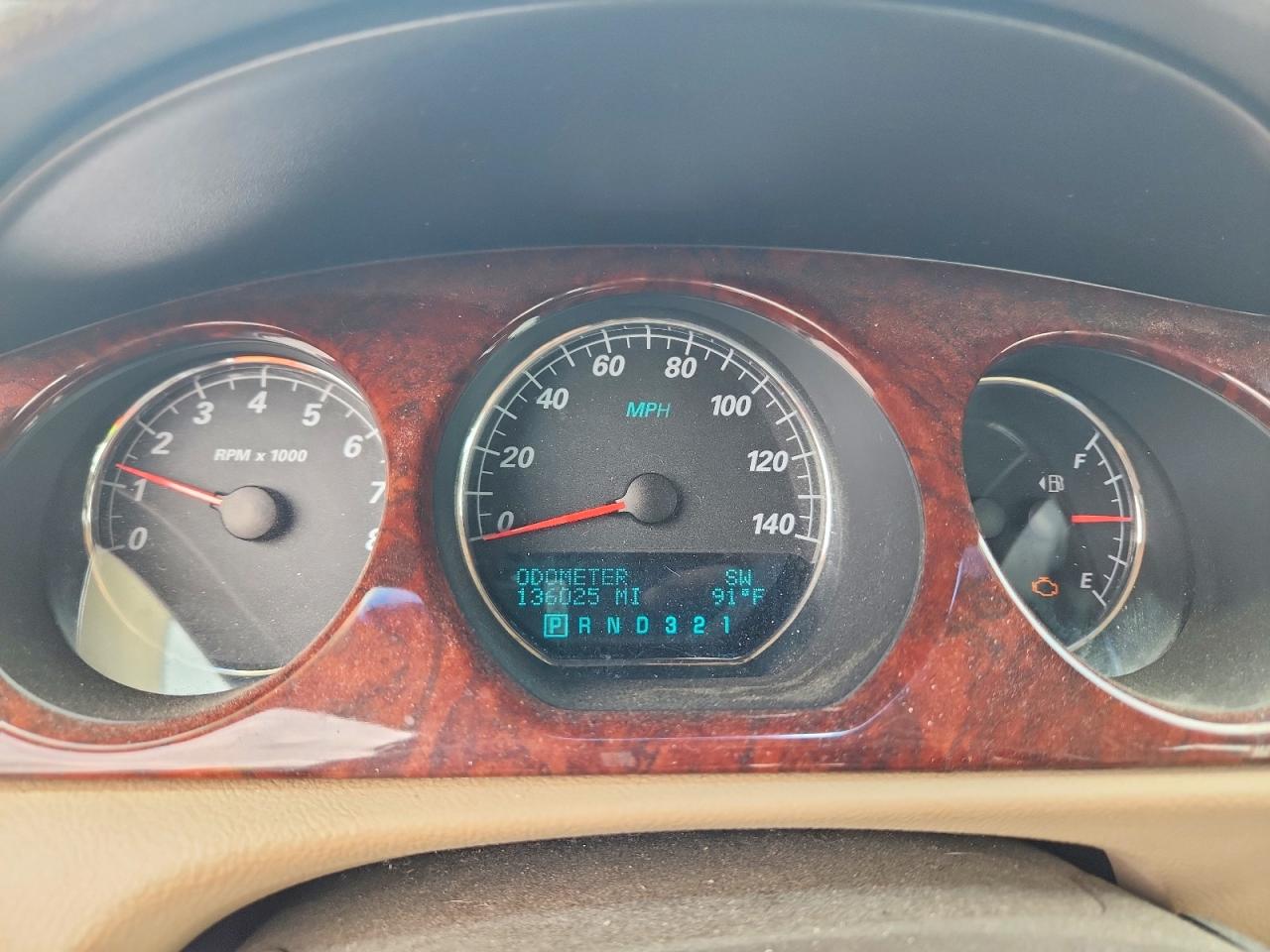 2008 Buick Lucerne Cx Белый vin: 1G4HP57208U108718