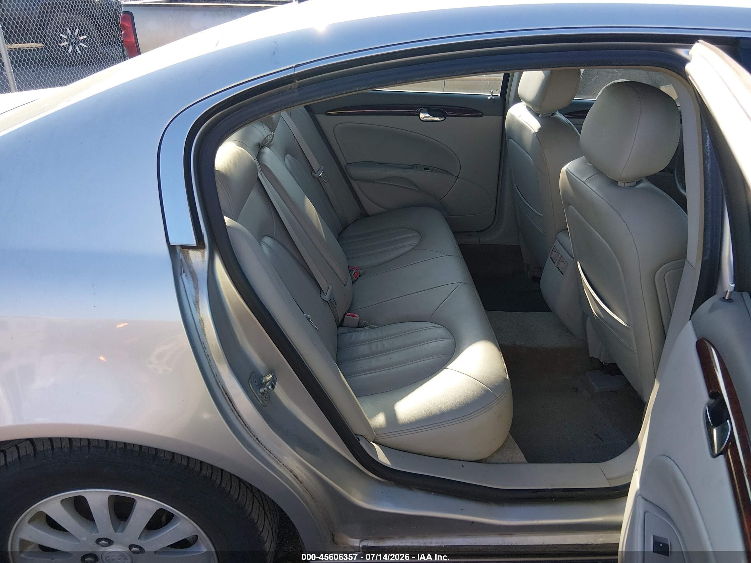 2008 Buick Lucerne Cx Silver vin: 1G4HP57238U125027