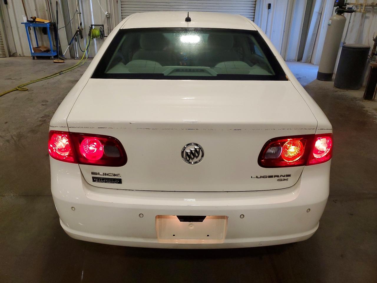 2006 Buick Lucerne Cx White vin: 1G4HP57246U154405