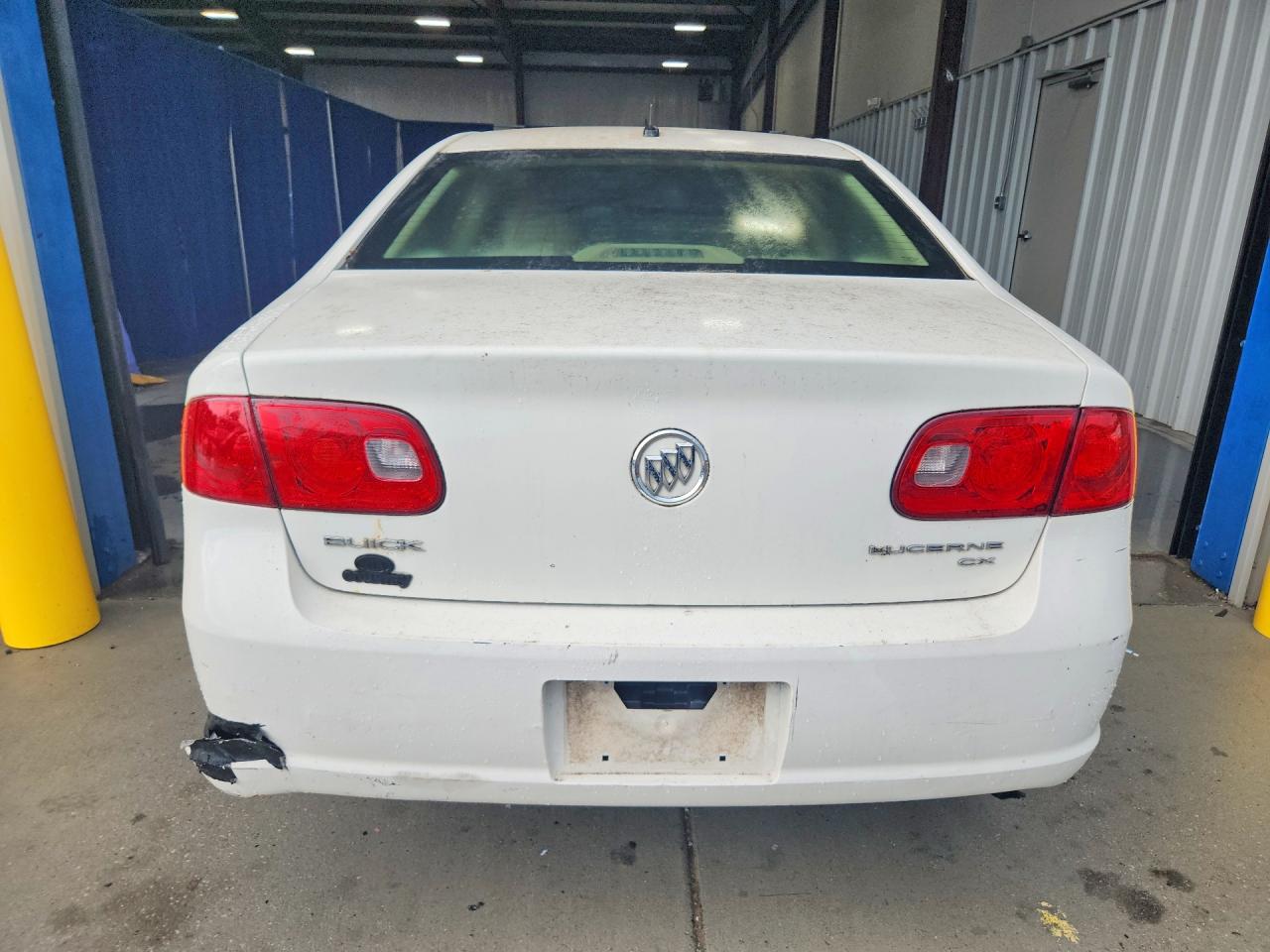 2008 Buick Lucerne Cx White vin: 1G4HP57258U184323