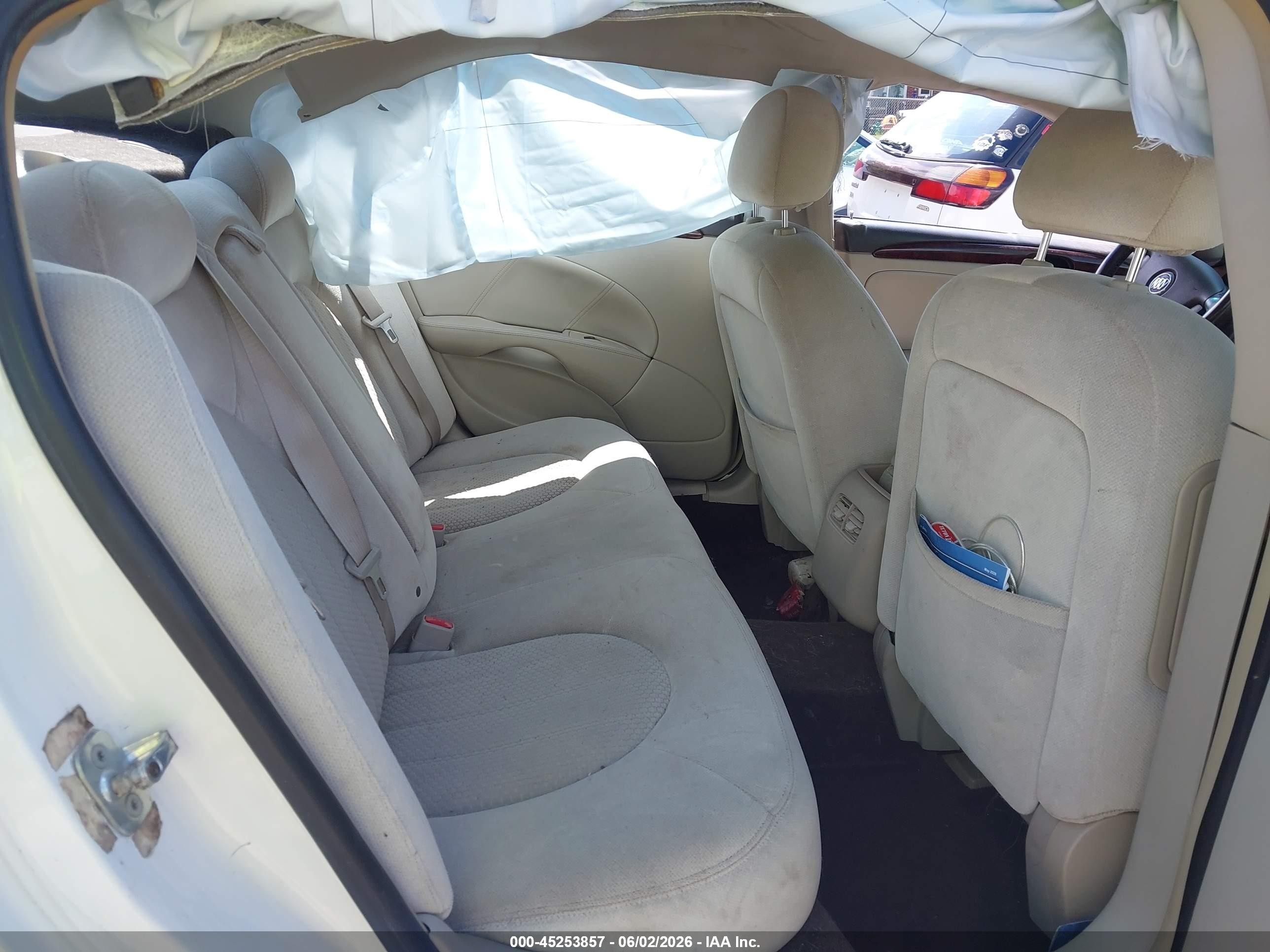 2008 Buick Lucerne Cx White vin: 1G4HP57268U124390