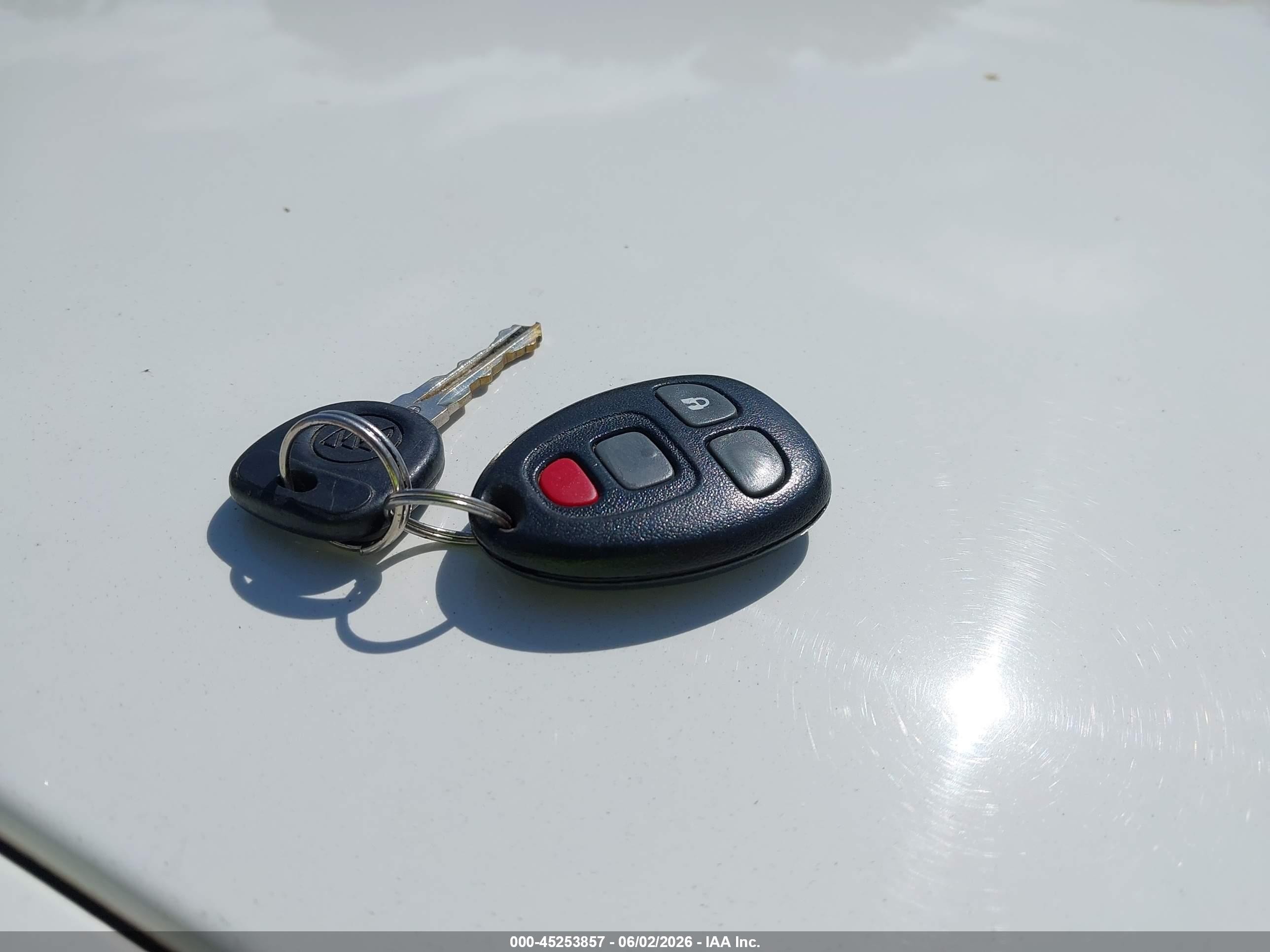 2008 Buick Lucerne Cx White vin: 1G4HP57268U124390