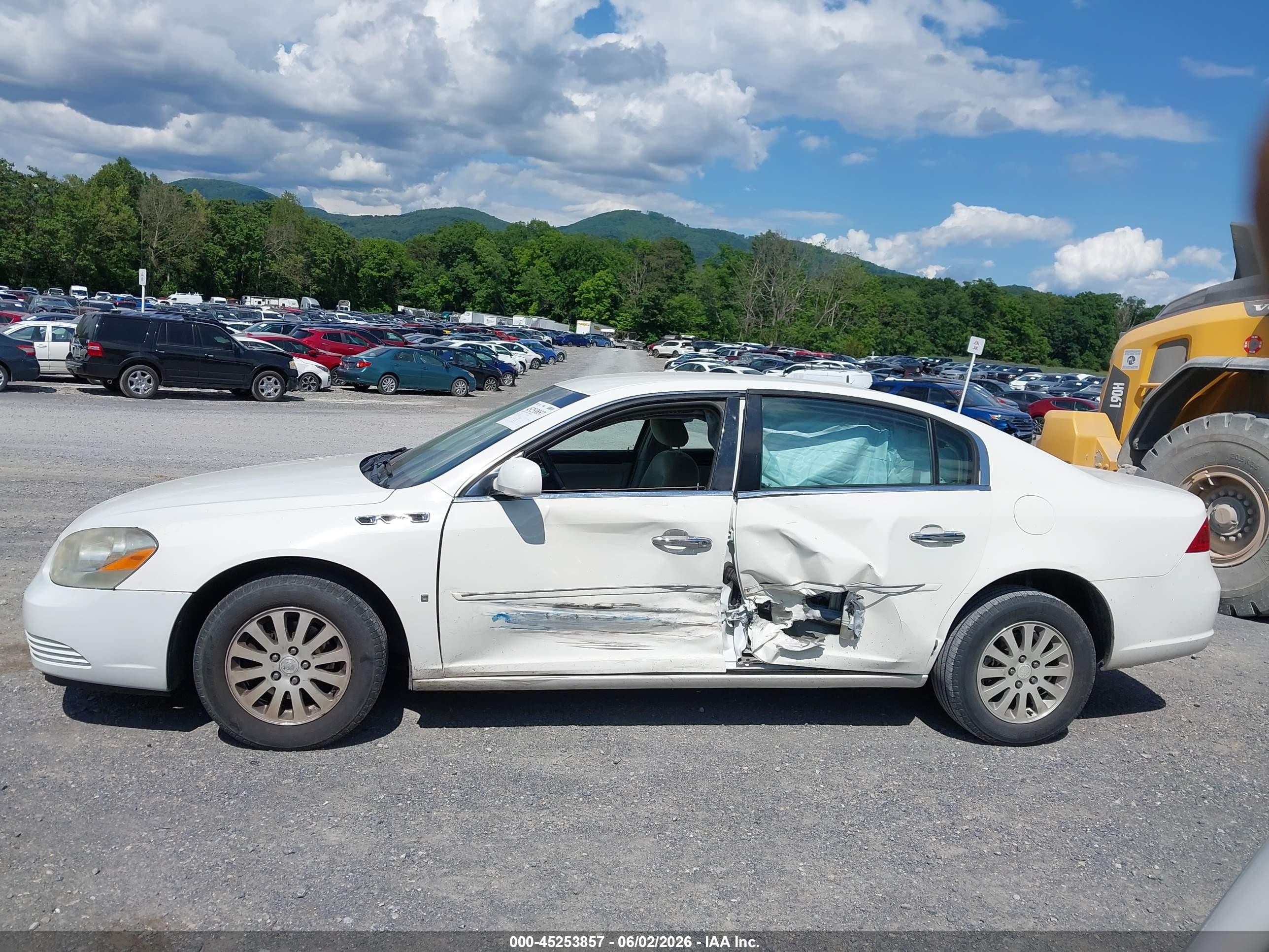 2008 Buick Lucerne Cx White vin: 1G4HP57268U124390