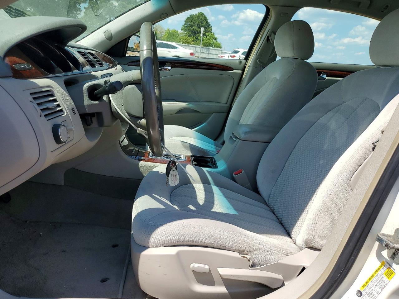 2008 Buick Lucerne Cx Белый vin: 1G4HP57268U153114