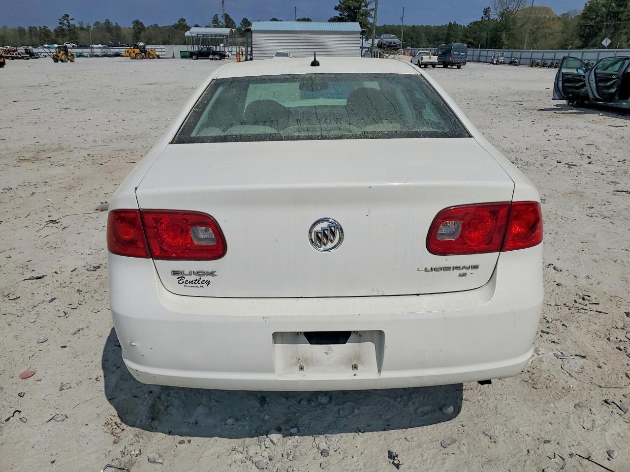 2007 Buick Lucerne Cx Белый vin: 1G4HP57277U200133