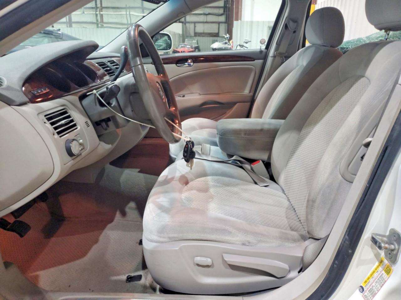 2008 Buick Lucerne Cx White vin: 1G4HP57298U181697